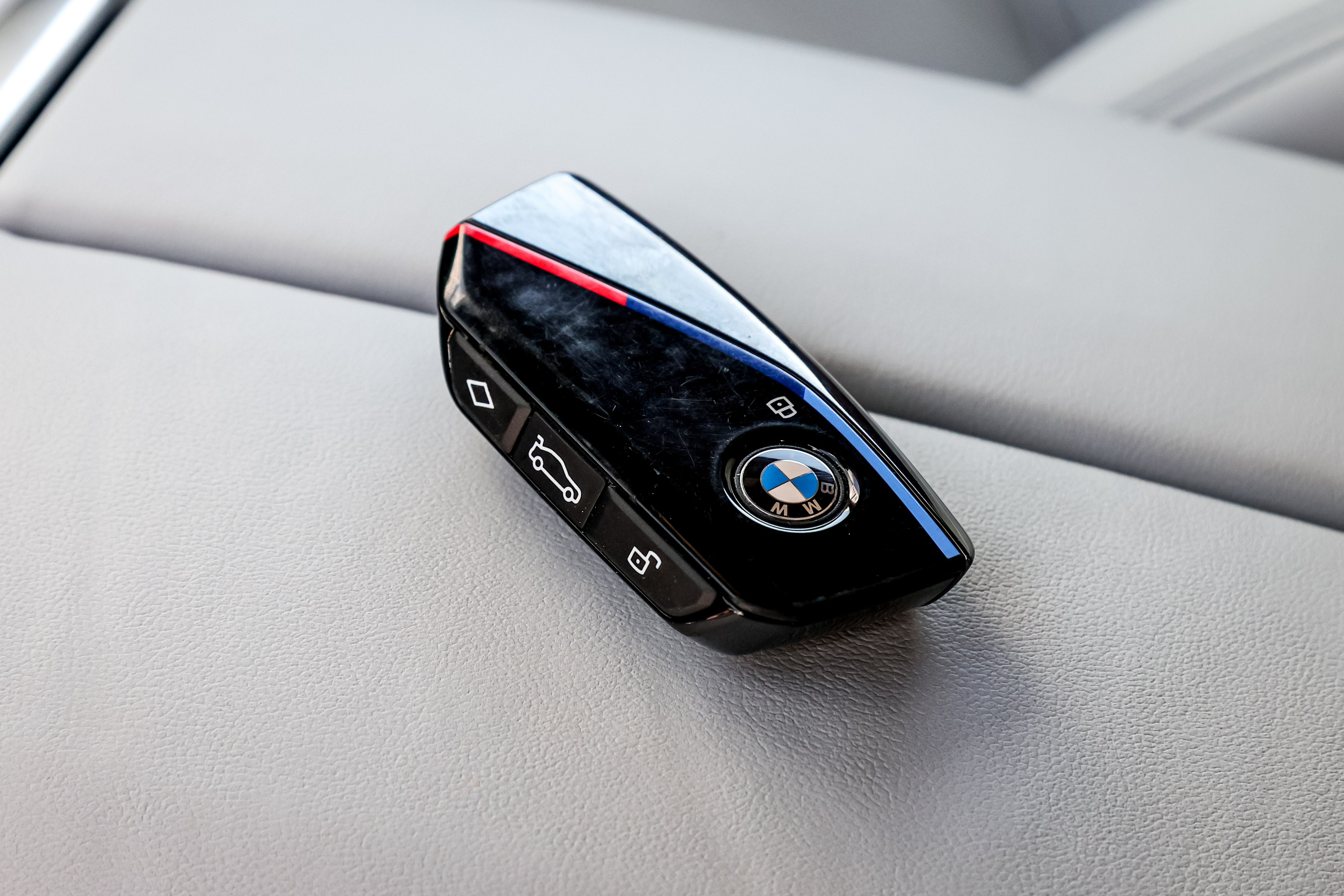 2024 BMW XM. Mixturecaptures