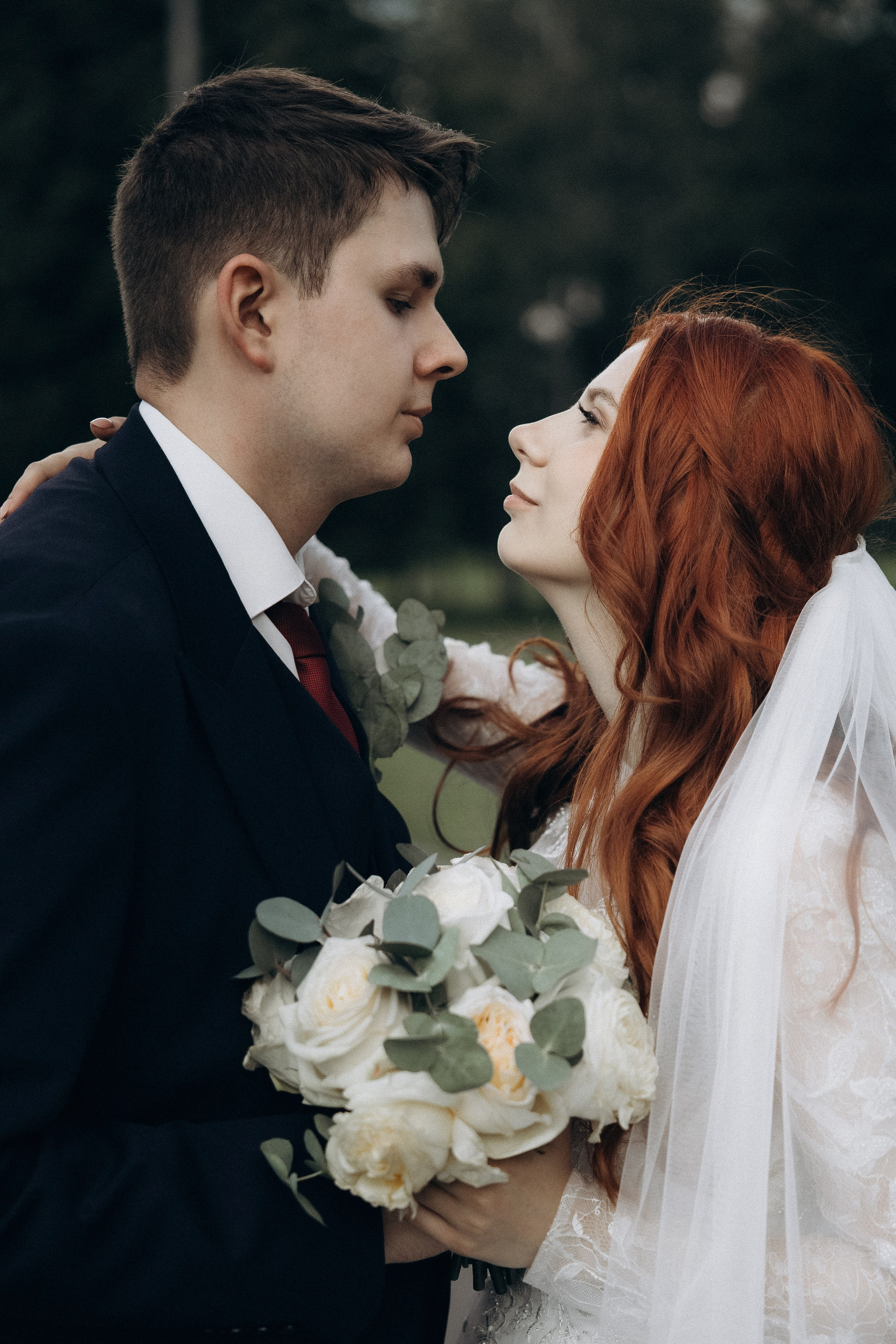 Фотосессия свадьбы Ивана и Александры в парке Горки Ленинские