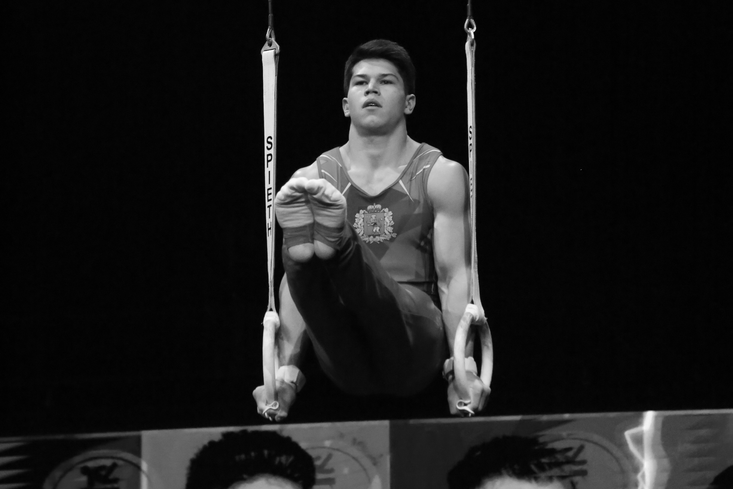 «Спорт через объектив: история в каждом снимке!»