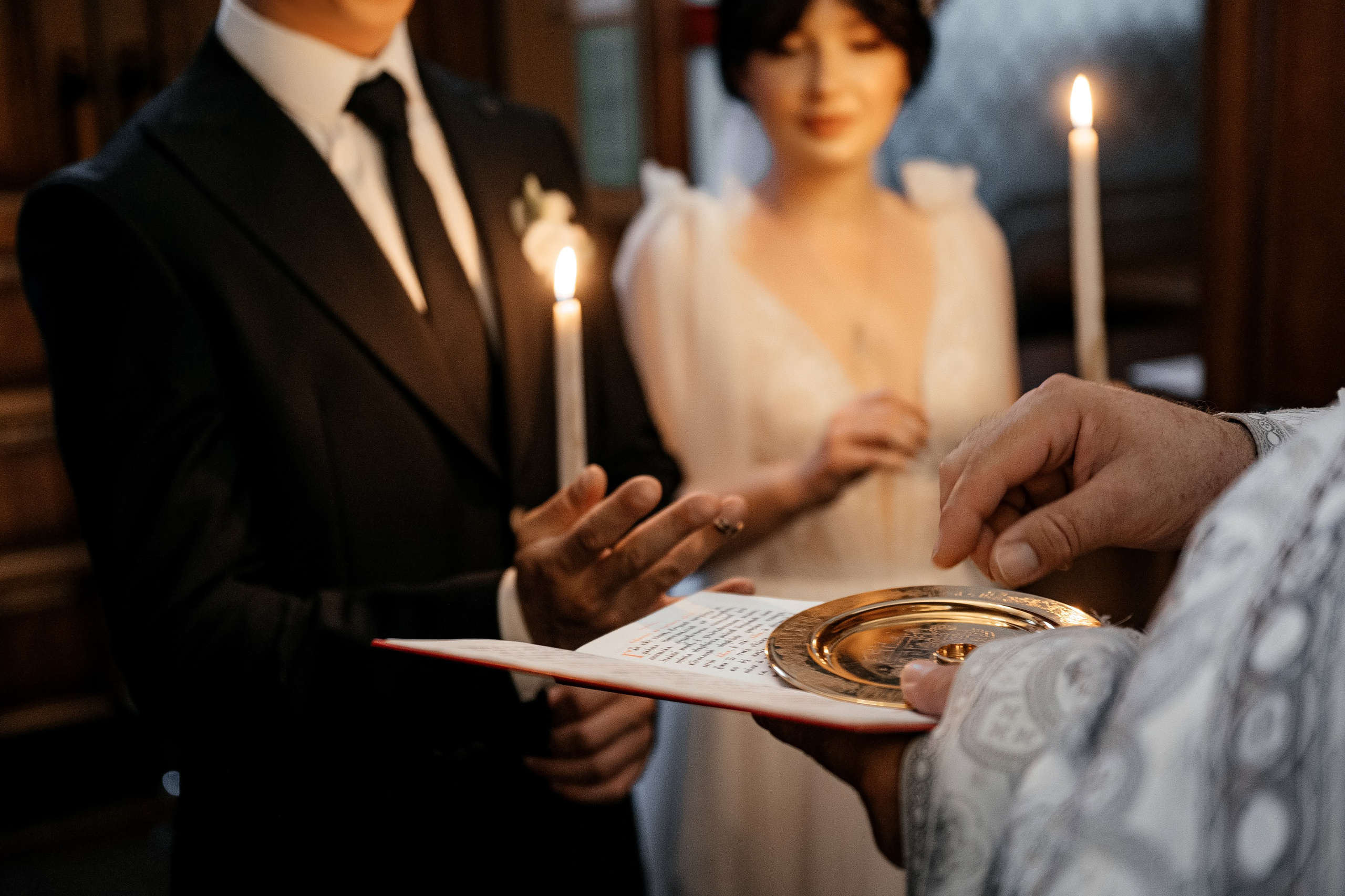 Свадьба с венчанием в Щелково. Прогулка в Гребнево, ресторан Кинза, отель Премиум. Свадебный и семейный фотограф Виктория Носачёва. Щелково, Москва и МО