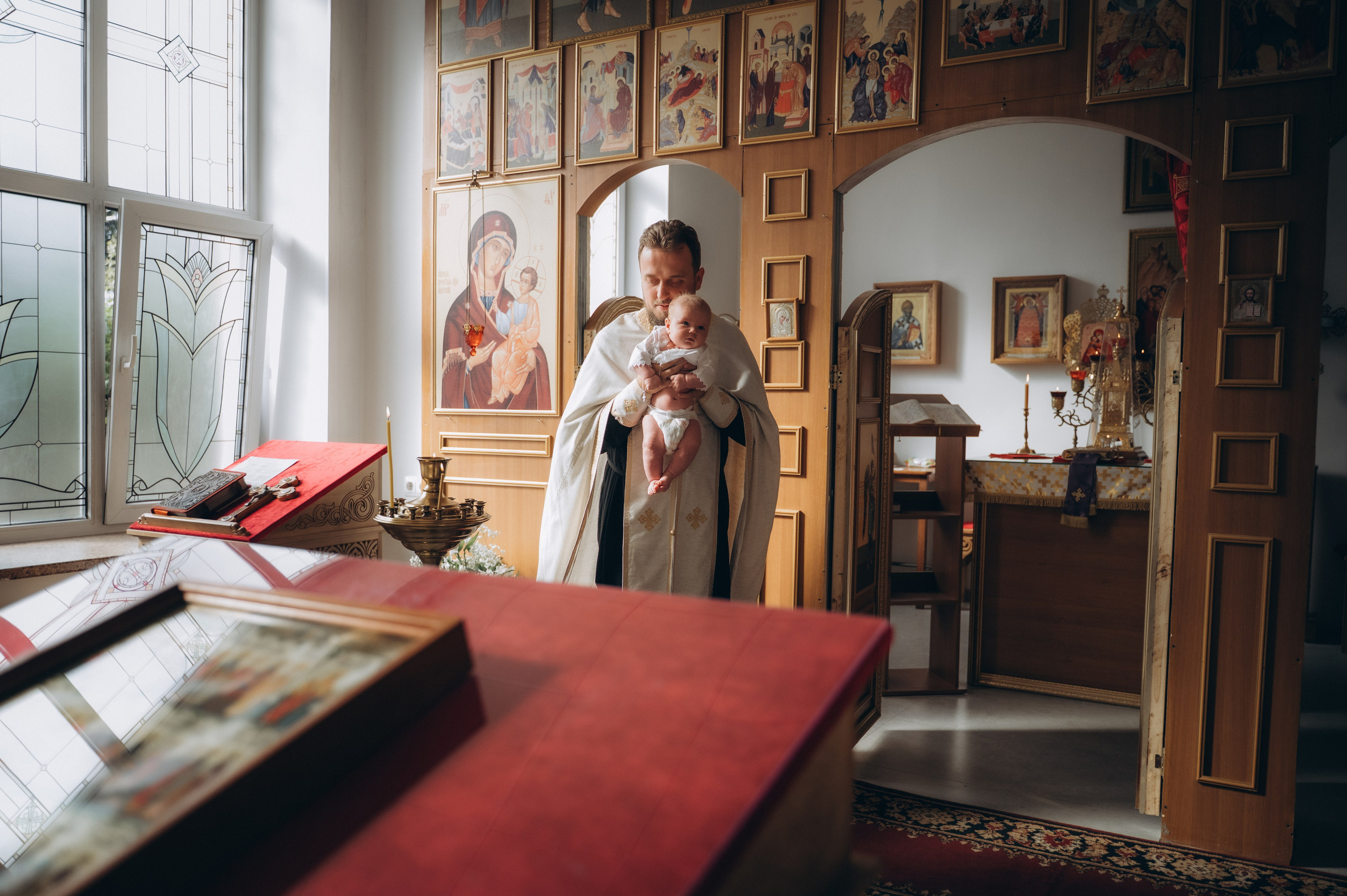 Крещение Ромы (Приход храма святой Равноапостольной княгини Ольги). Семейный фотограф в Минске Дарья Дреко