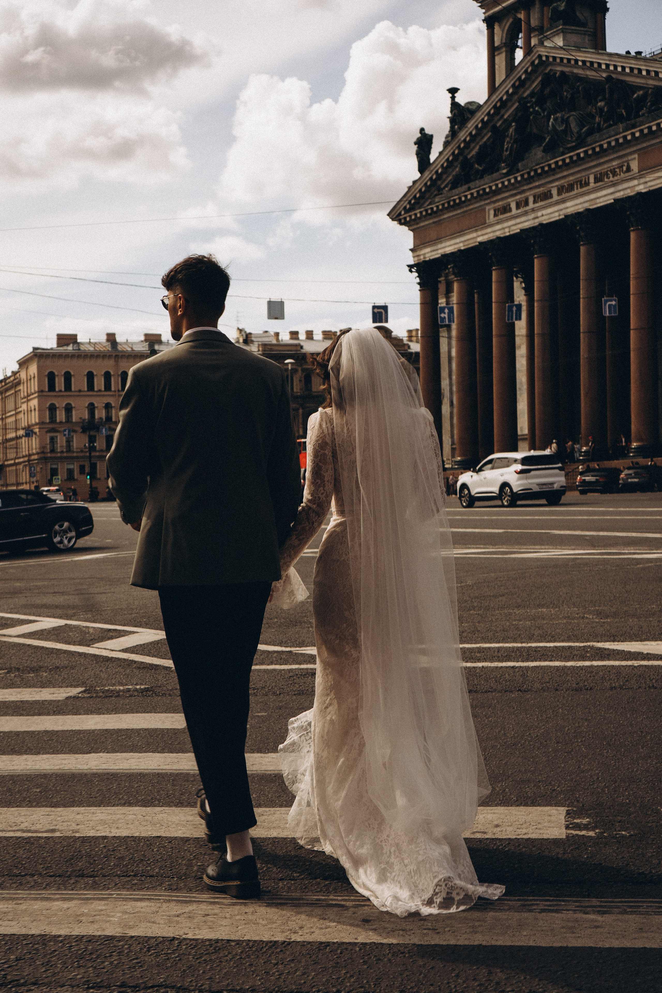 СВАДЕБНАЯ ПРОГУЛКА ВОЗЕ ИСАИКЕВСКОГО СОБОРА АСТОРИИ И ЗАКОНОДАЛЕТНОГО СОБРАНИЯ. Профессиональный фотограф, Санкт-Петербург — Виктория Богомолова
