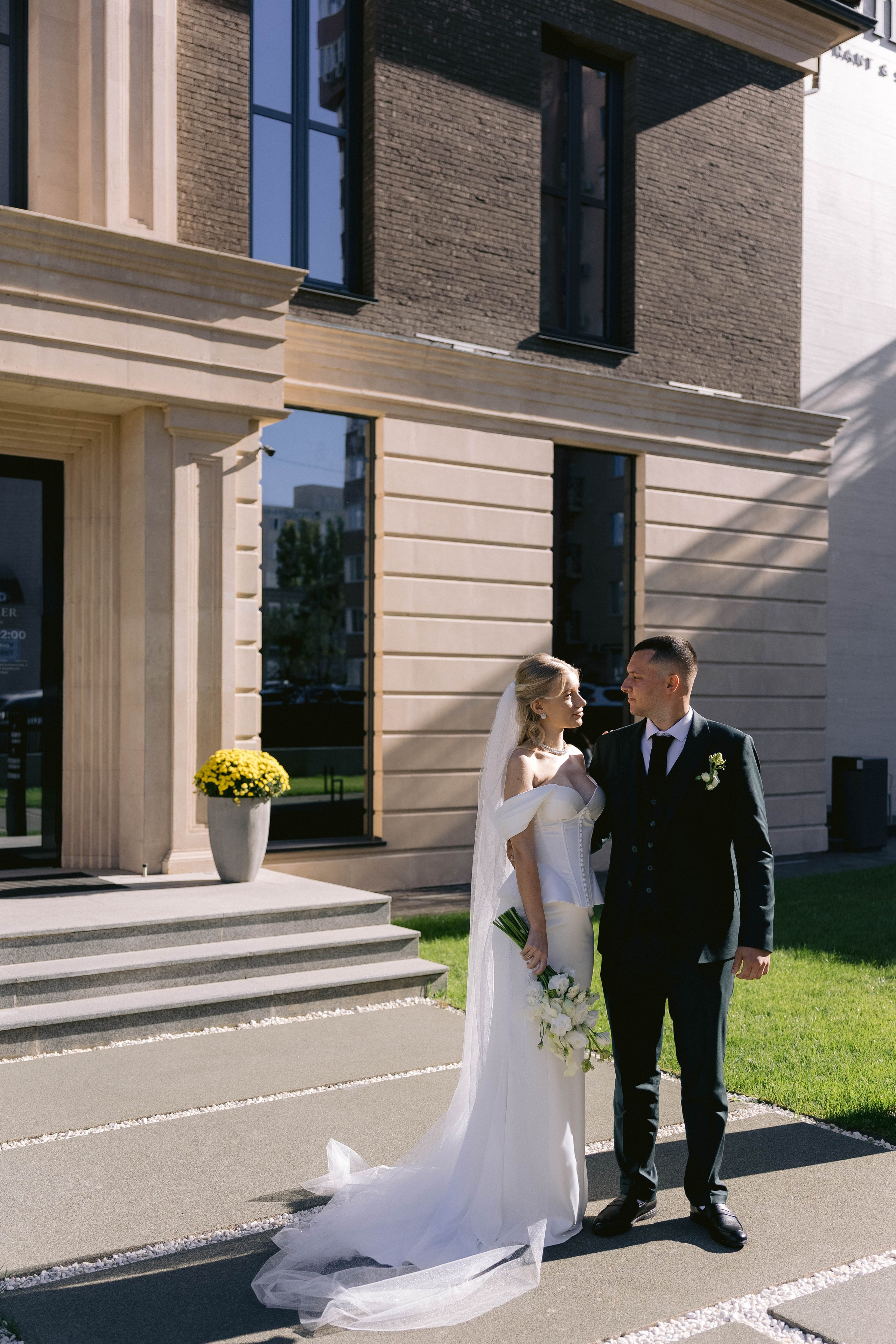 Ангелина, Ефим (прогулка после ЗАГСа). Фотограф в Волгограде Кристина Прохоренко