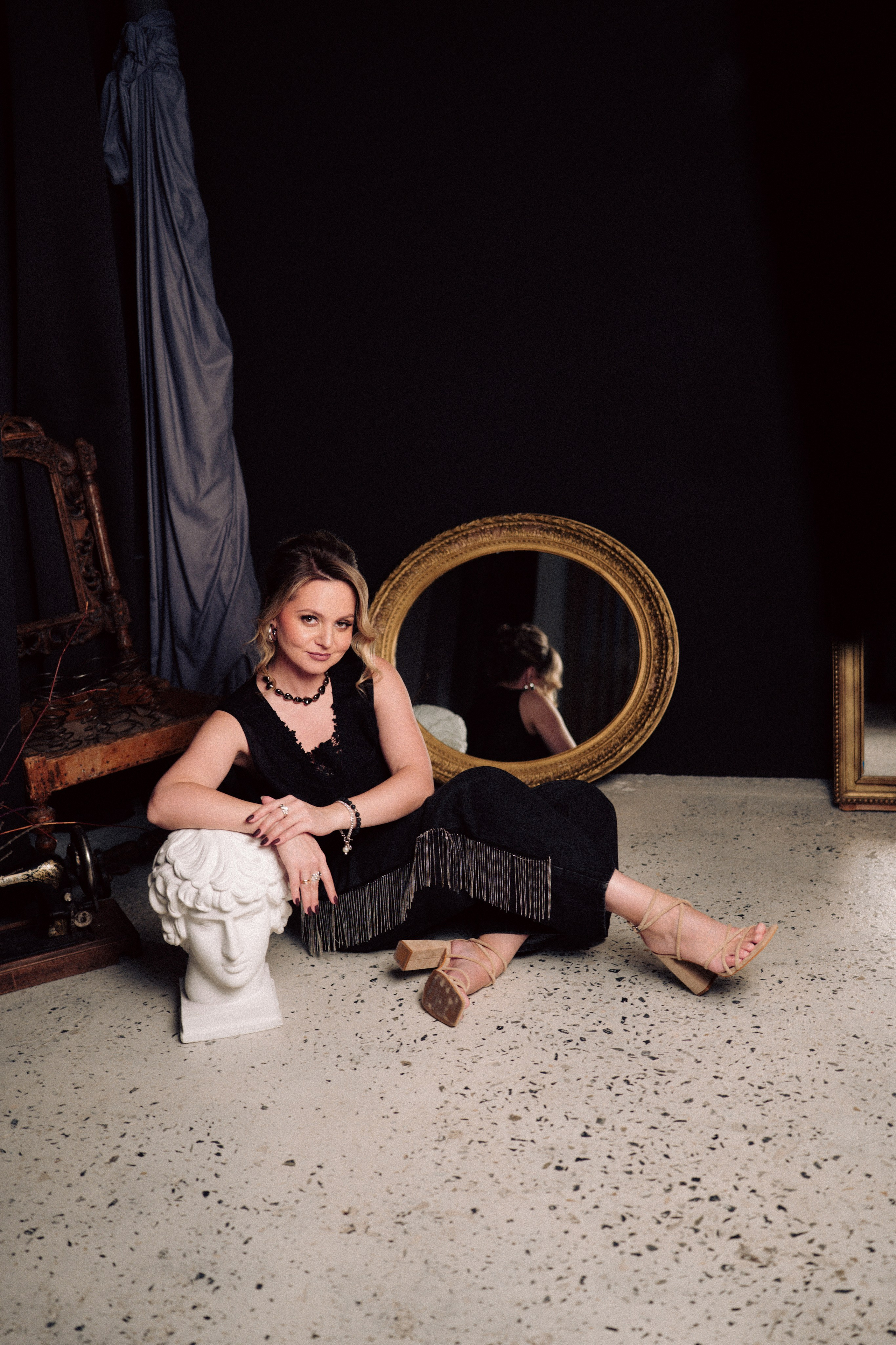 НОВОГОДНЯЯ ФОТОСЕСИИЯ В СТУДИИ ДЛЯ ДЕВУШКИ И ПРОГУЛКА ПО ЧЕРНЫШЕВСКОЙ. Профессиональный фотограф, Санкт-Петербург — Виктория Богомолова