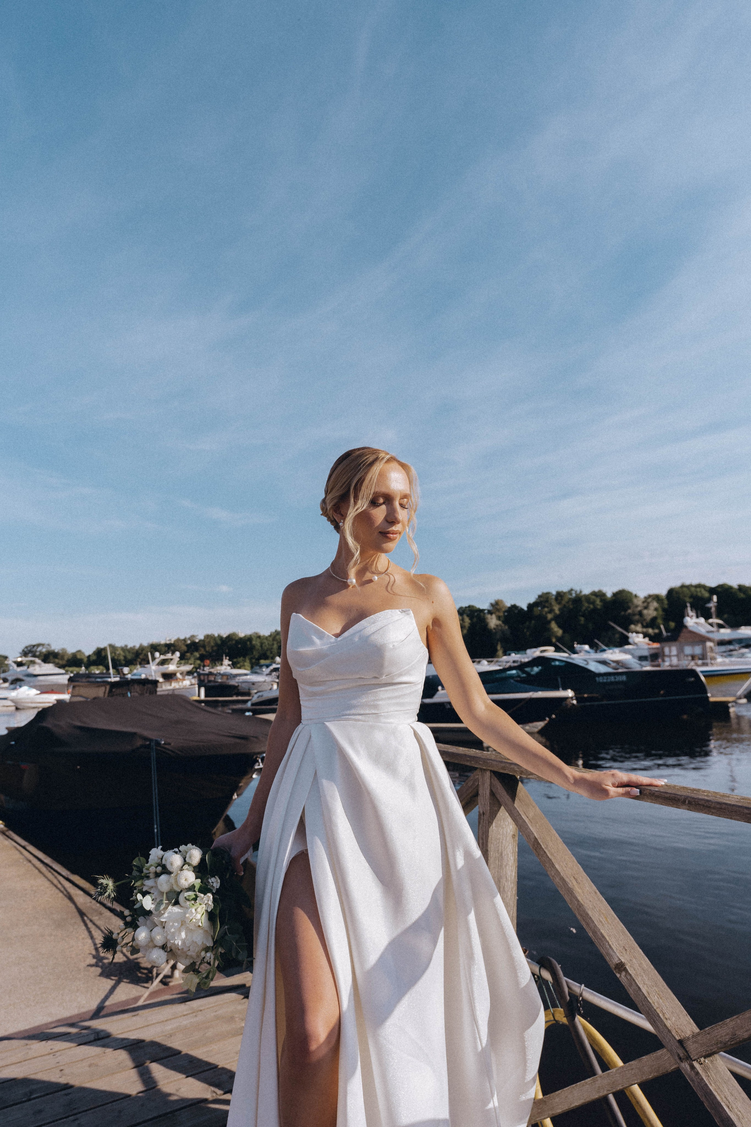 СВАДЕНБНАЯ СЬЕМКА НА КАТЕРЕ ПО КАНАЛАМ САНКТ-ПЕТЕРБУРГА И В АКВАТОРИИ НЕВЫ. Профессиональный фотограф, Санкт-Петербург — Виктория Богомолова