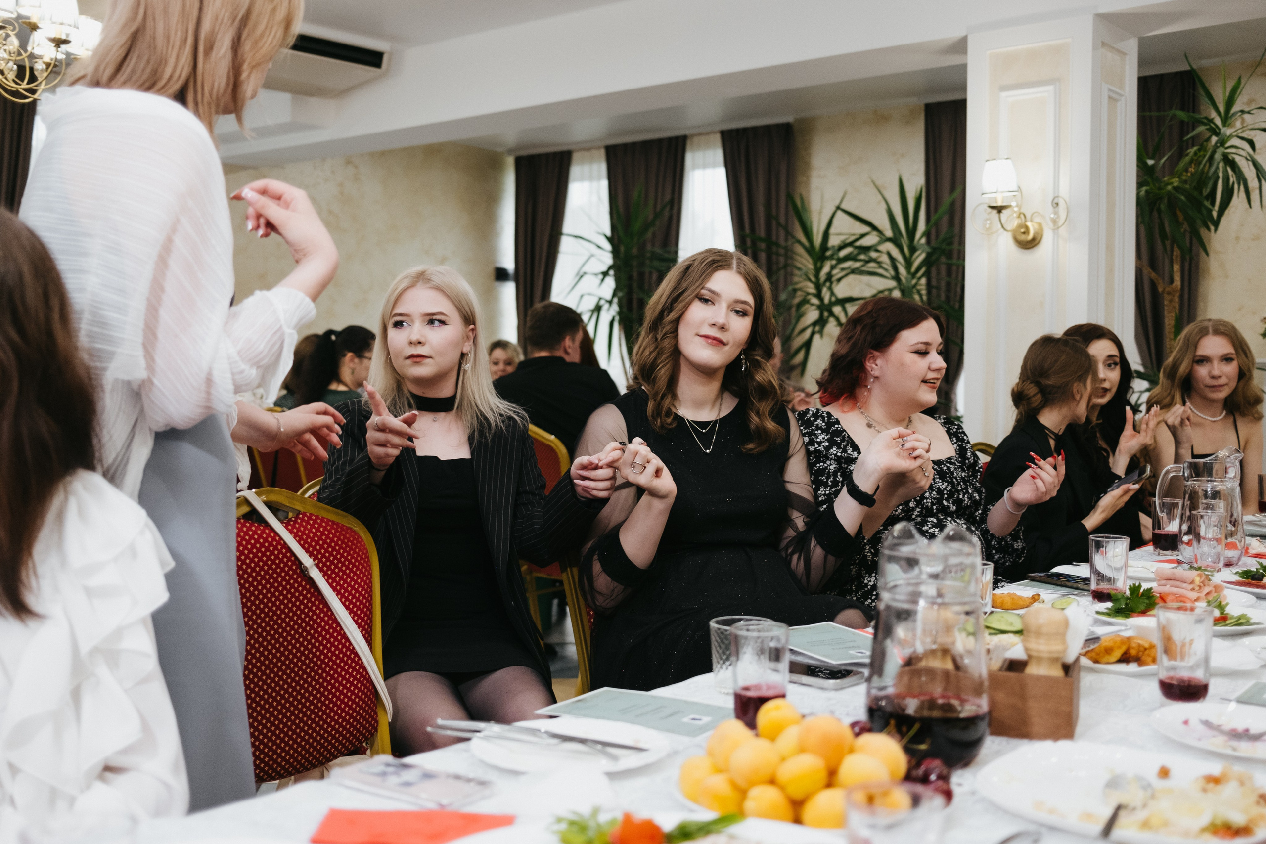 Выпускной 11 класс школы № 30. Свадебный и репортажной фотограф Денис Ожигин в Краснодаре и Краснодарском крае