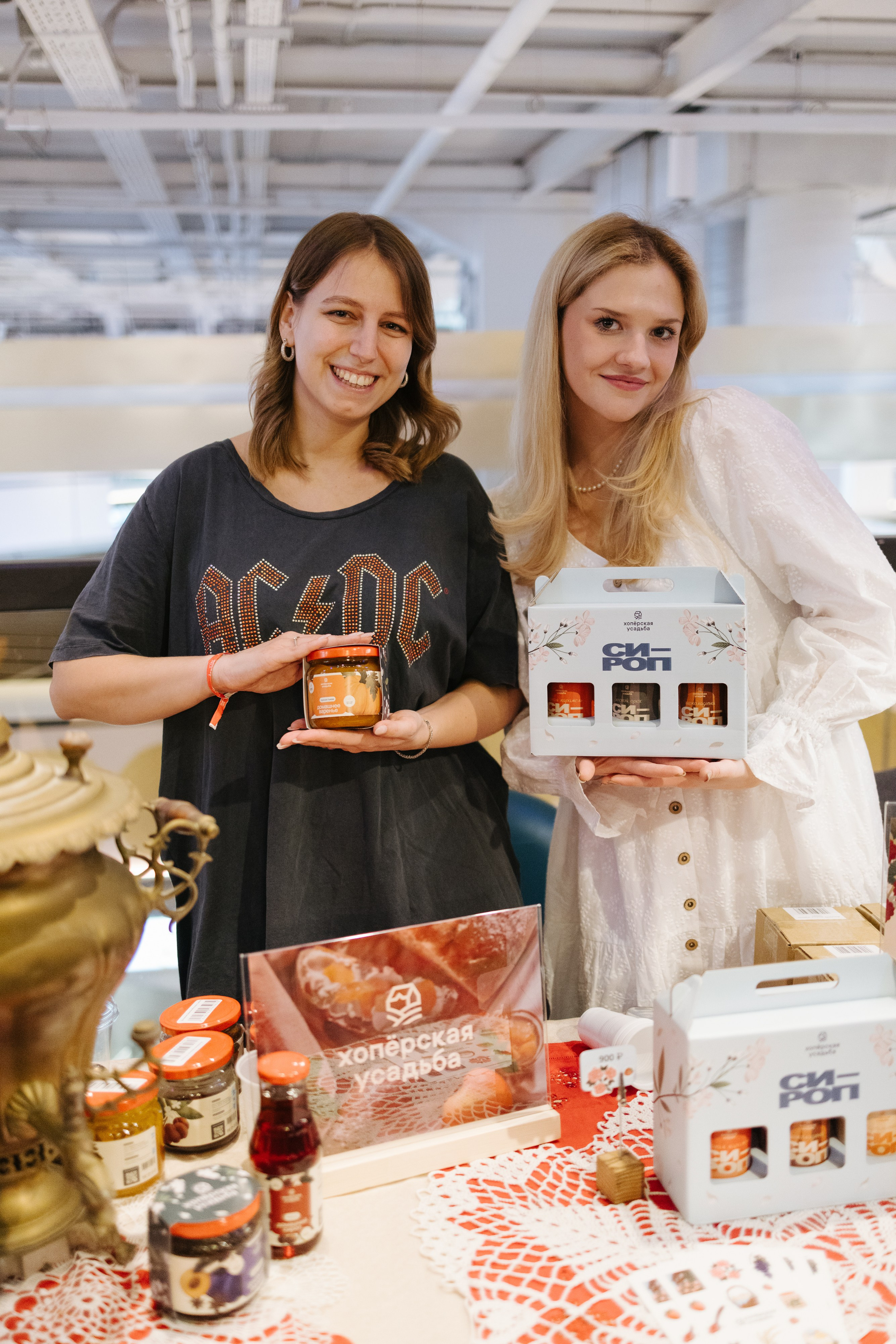 7–8 марта 2025 в пространстве «Три вокзала. Депо» / День 2 / фото Валерий Белобеев. Фотоотчеты «Ламбада-маркета»