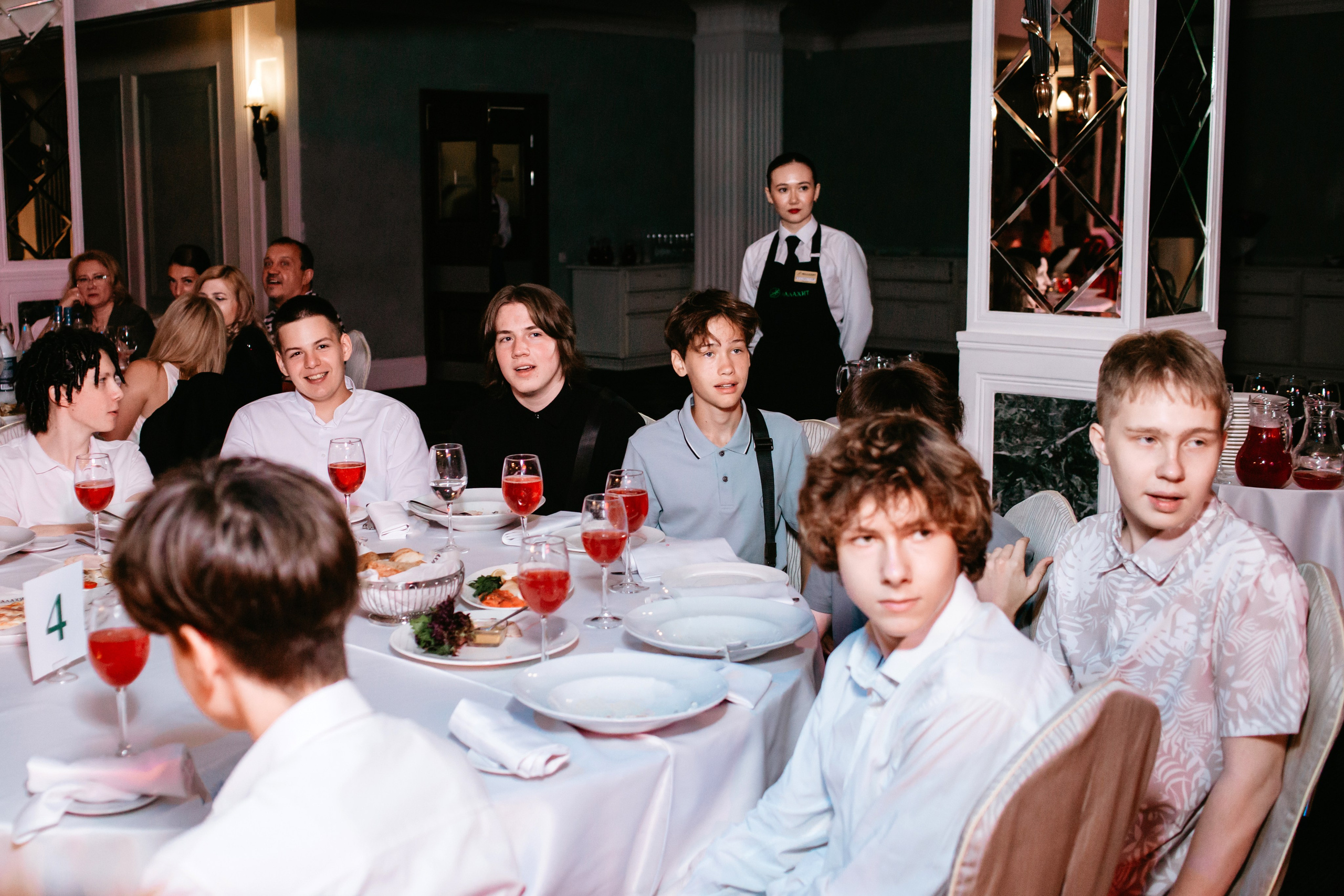 Выпускной 2025 (9класс) 124 школа. Фотограф в Челябинске Ополихина Анна