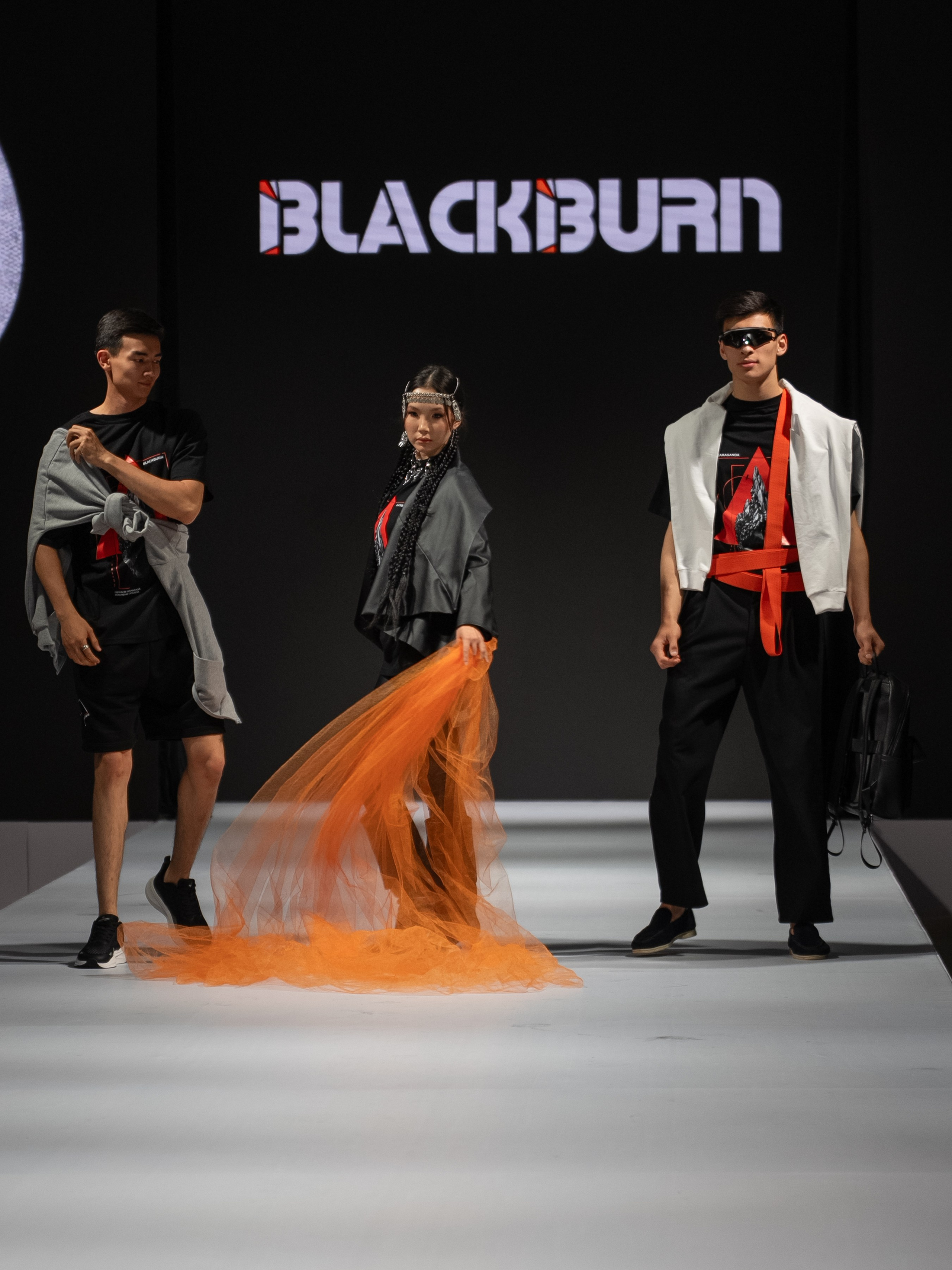 EURASIAN FASHION WEEK BlackBurn. Сайт Алматинского НЮ АРТ, будуар и фэшн фотографа Дениса Карпенко