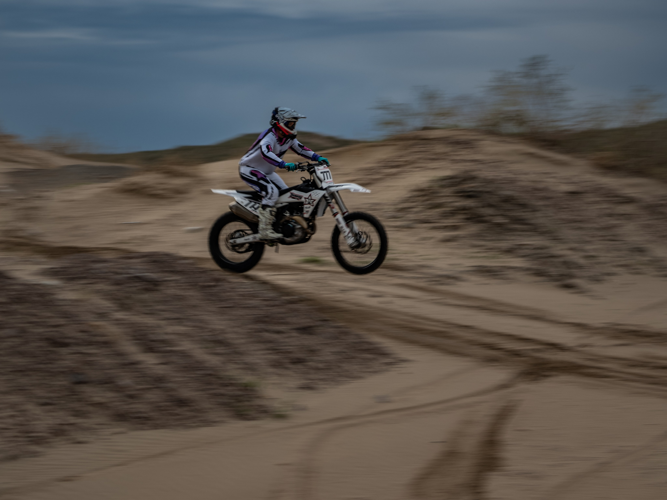 Bike. Сайт Алматинского НЮ АРТ, будуар и фэшн фотографа Дениса Карпенко