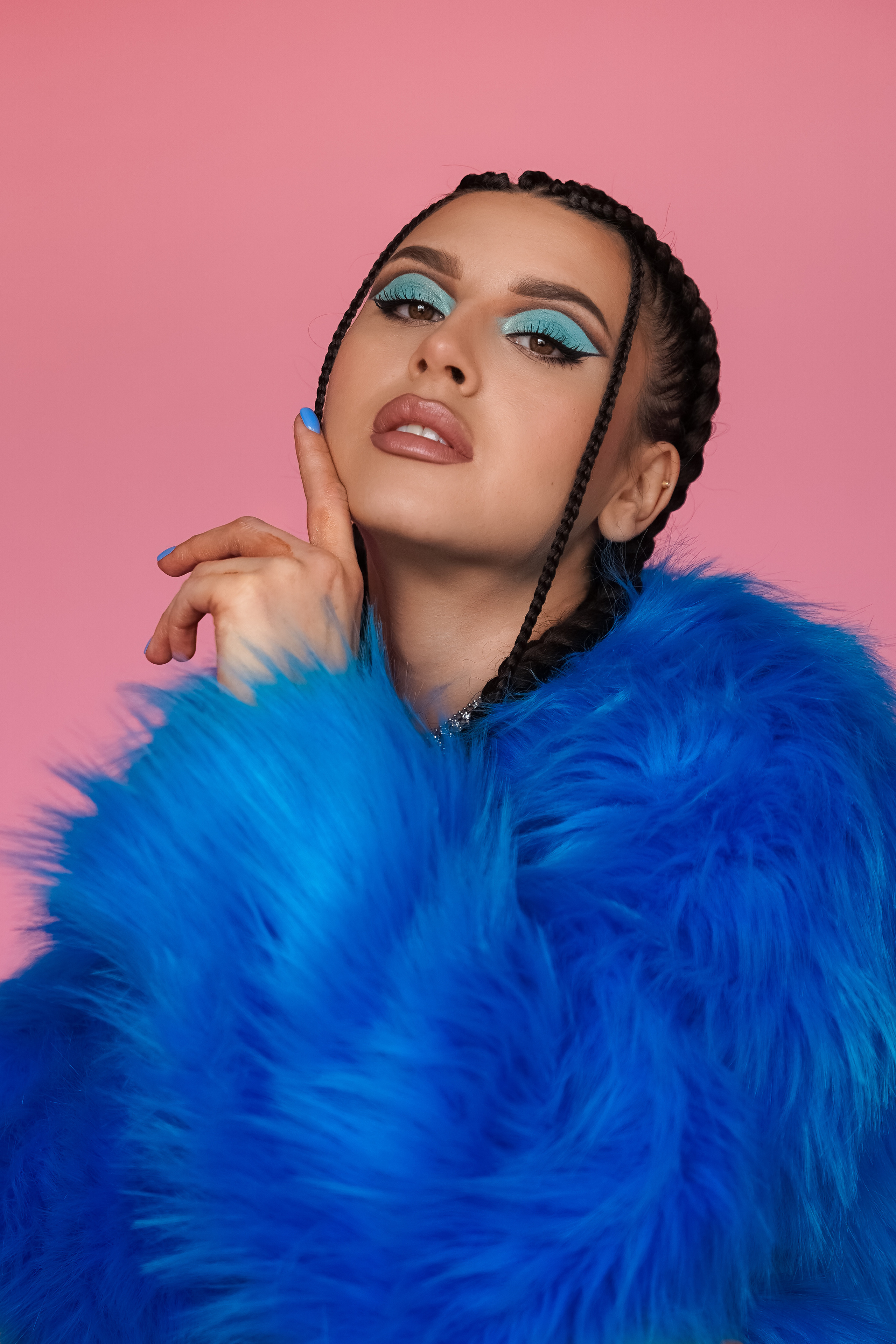 В шубе. VISUAL ARTIST · KRONGAUZ ANASTASIA