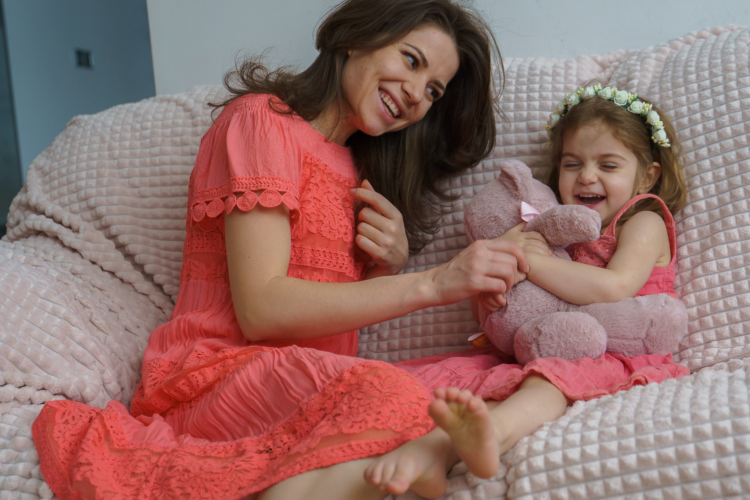 Катя и Ева семейная съемка. Семейный видеограф и фотограф Соснина Марина