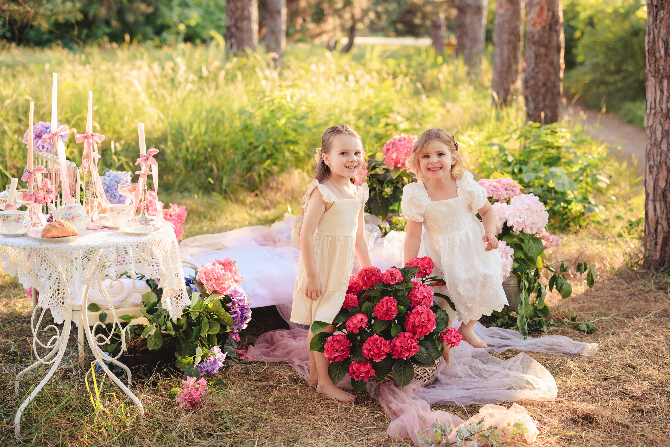 Цветочная кровать с кроликами. Семейный и детский фотограф в Краснодаре Анна Трашкова
