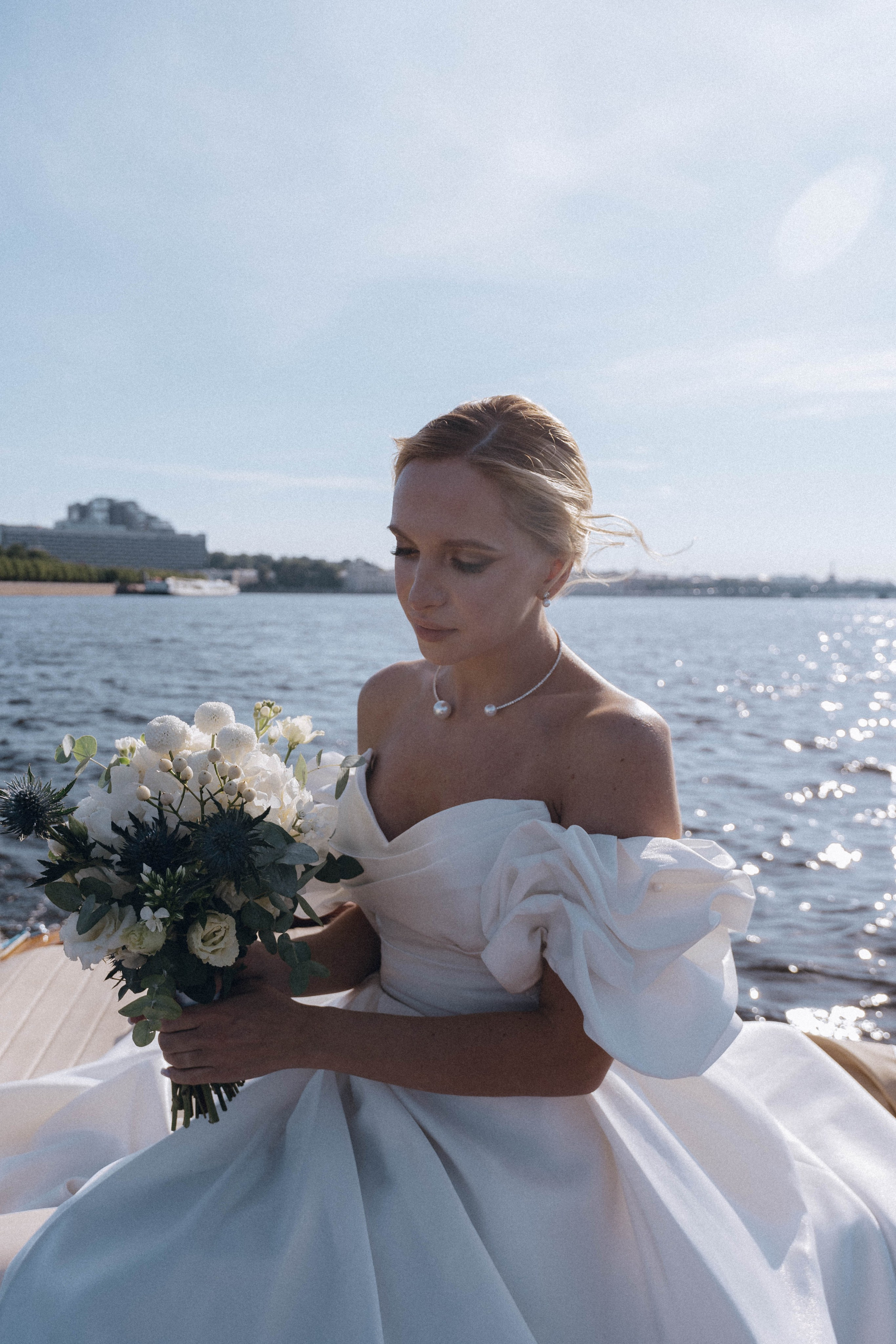 СВАДЕНБНАЯ СЬЕМКА НА КАТЕРЕ ПО КАНАЛАМ САНКТ-ПЕТЕРБУРГА И В АКВАТОРИИ НЕВЫ. Профессиональный фотограф, Санкт-Петербург — Виктория Богомолова