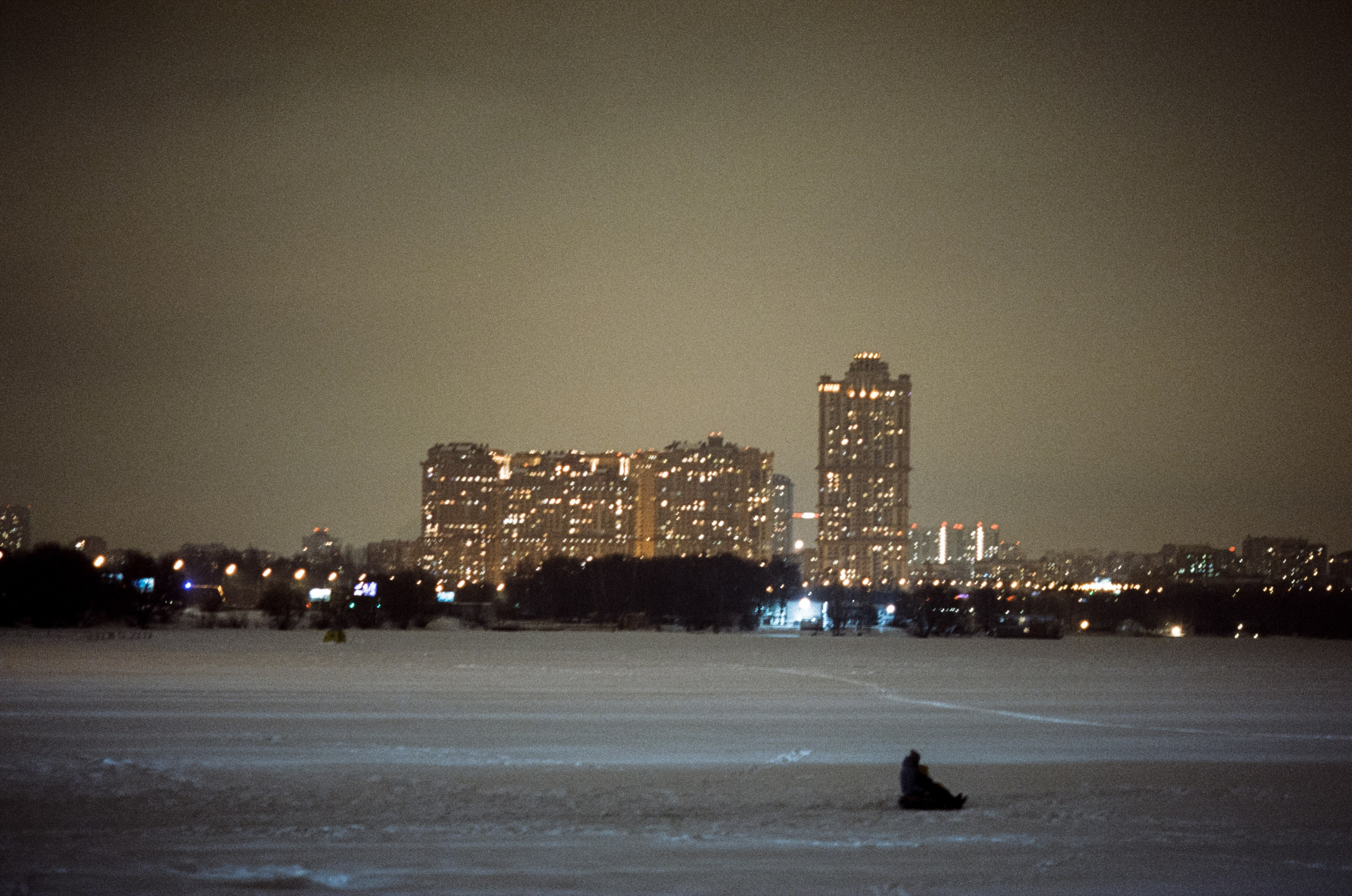 SFL 500T (Kodak Vision 3 500T) / Canon T80 / Canon FD 85 mm f1.2 L