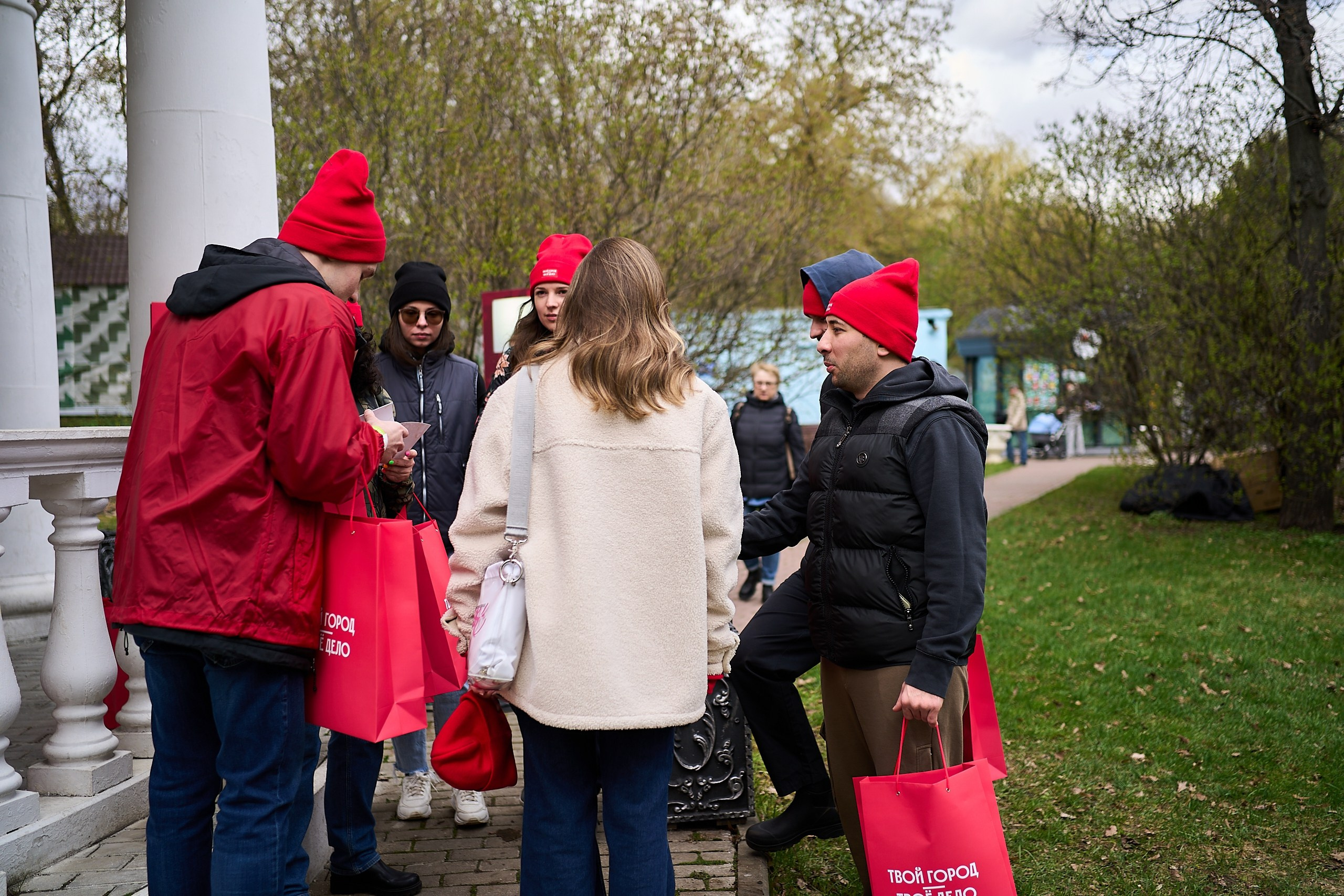 Субботник у Управления делами Мэра и Правительства Москвы. Фотограф и Видеограф в Москве. Олег Корушев