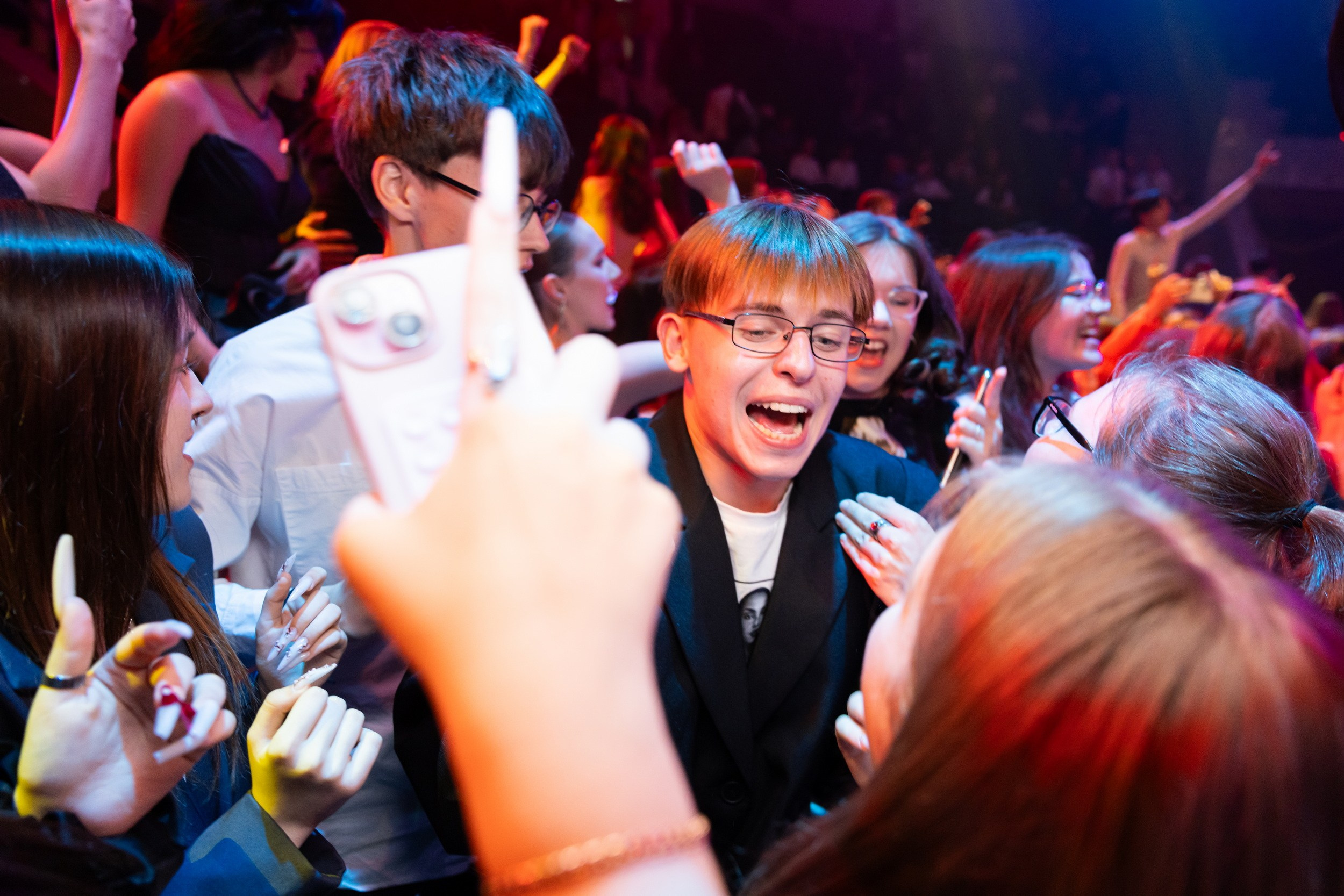 Городской бал выпускников (24 июня 2025). Репортажный фотограф Алексей Пирязев