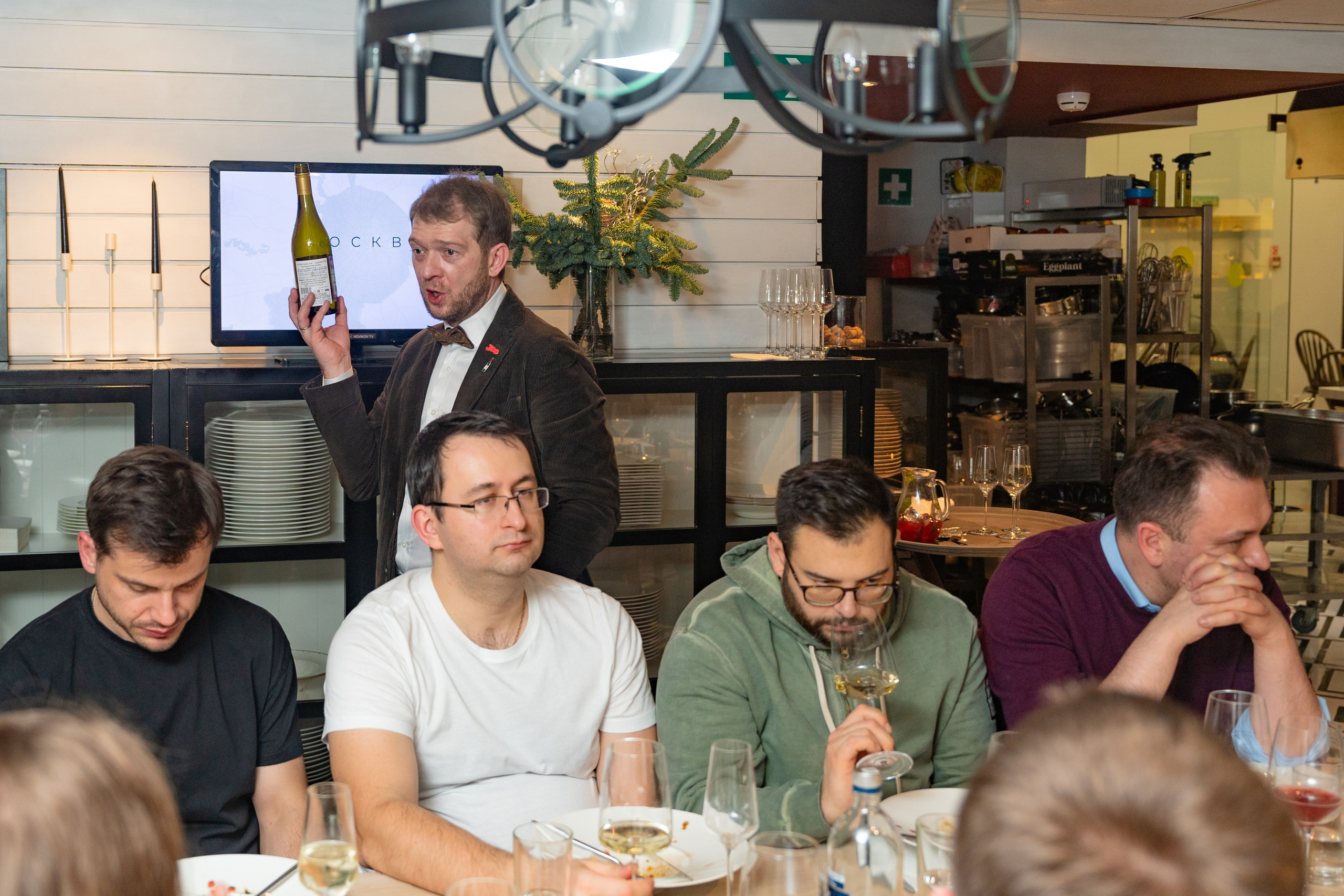 NOVIKOV SCHOOL — Умами зал. Фотограф Никита Комаров