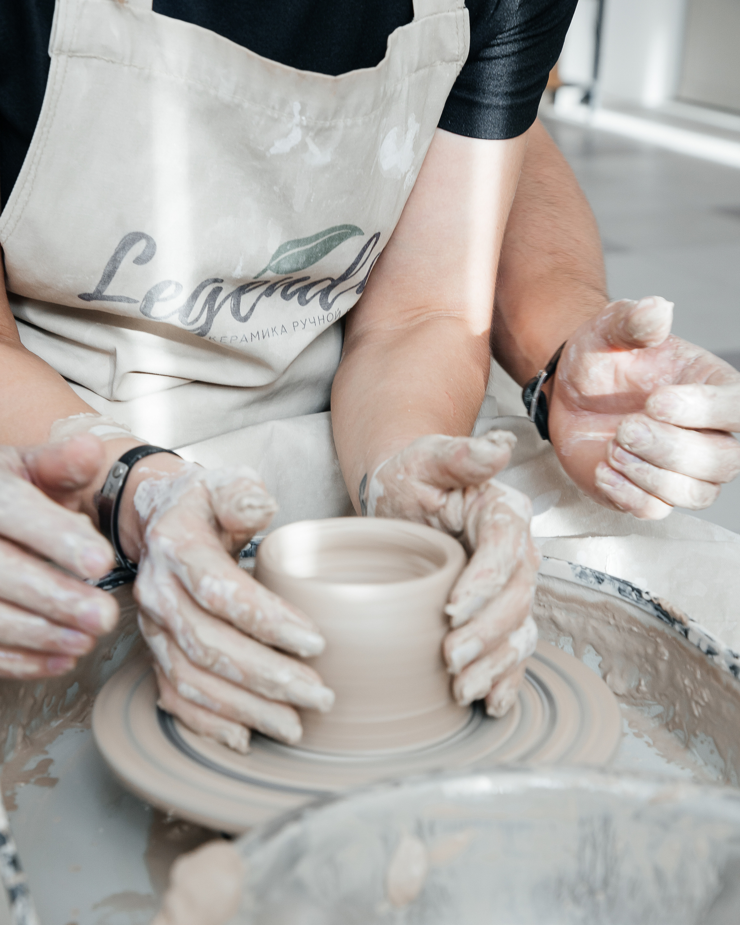 Лавстори в гончарной мастерской. Фотограф Денис Лесковский (Тюмень)