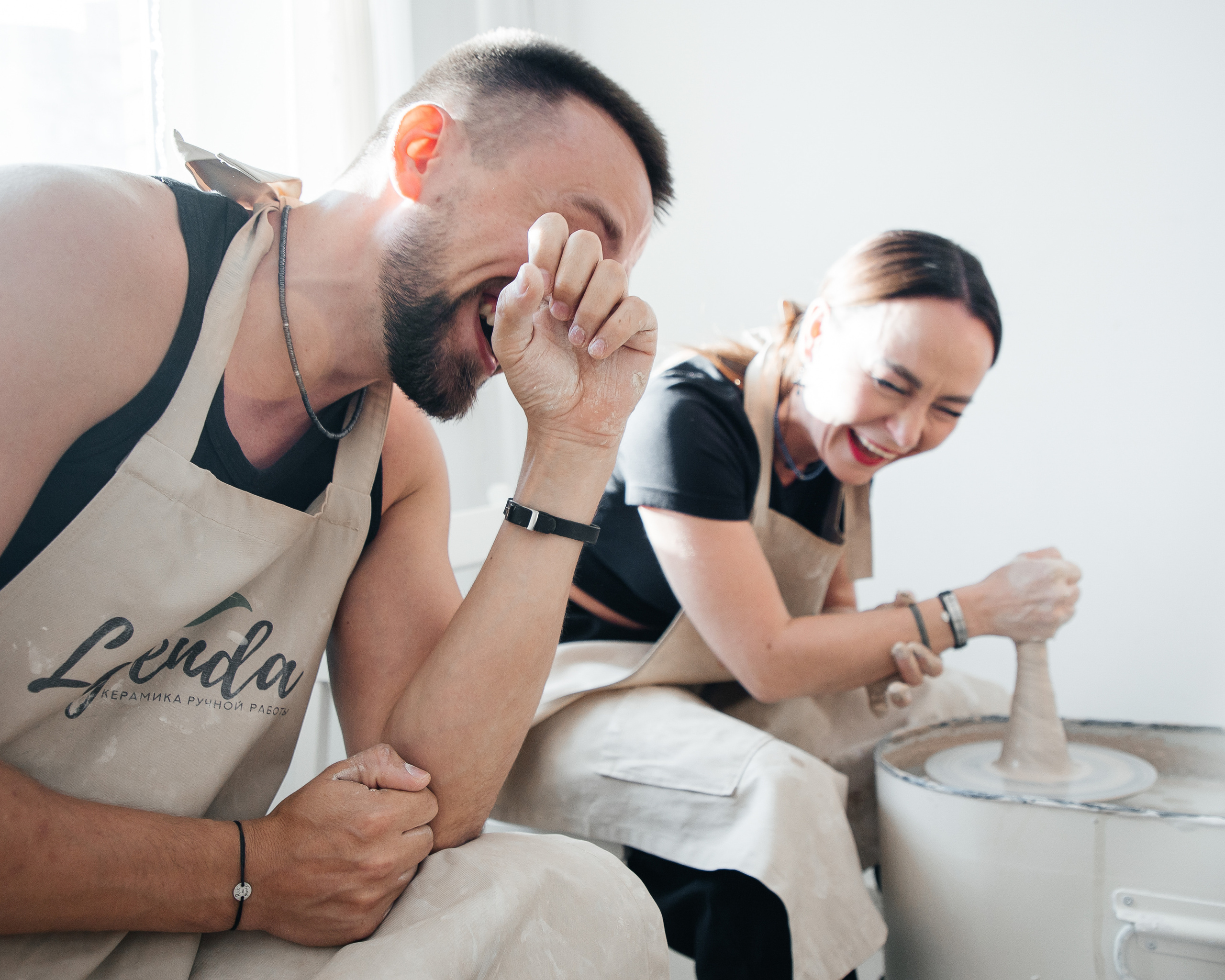 Лавстори в гончарной мастерской. Фотограф Денис Лесковский (Тюмень)