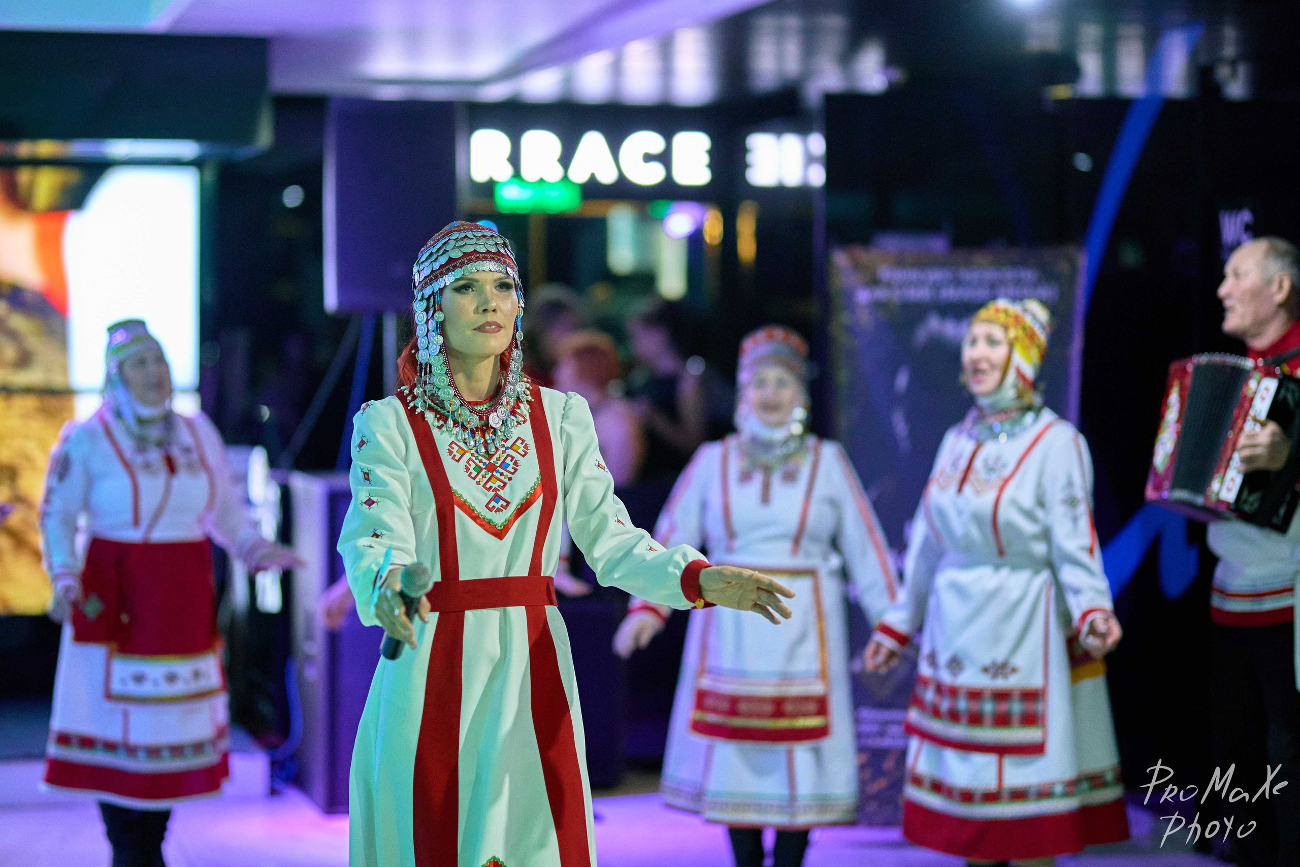 Зал КРАСА МАСС-МЕДИА ЧУВАШИИ. Владимир Суздалов (ProMaXe) — Портретный фотограф, тематические фотосессии в Чебоксарах