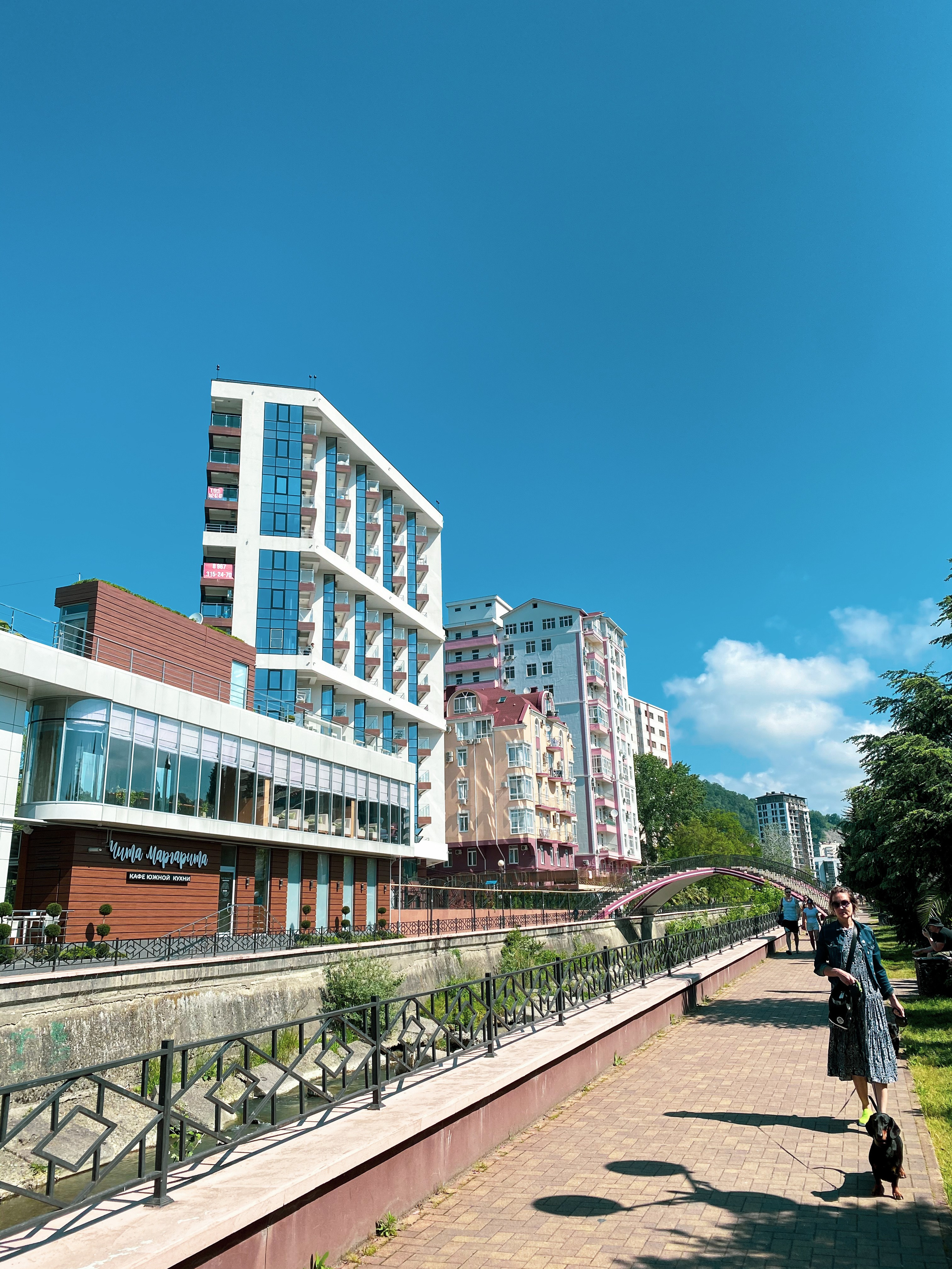 Центральный район Сочи: апартаменты у моря в доме с собственным бассейном!. Квартиры посуточно, длительно в Сочи, LARA APART GROUP