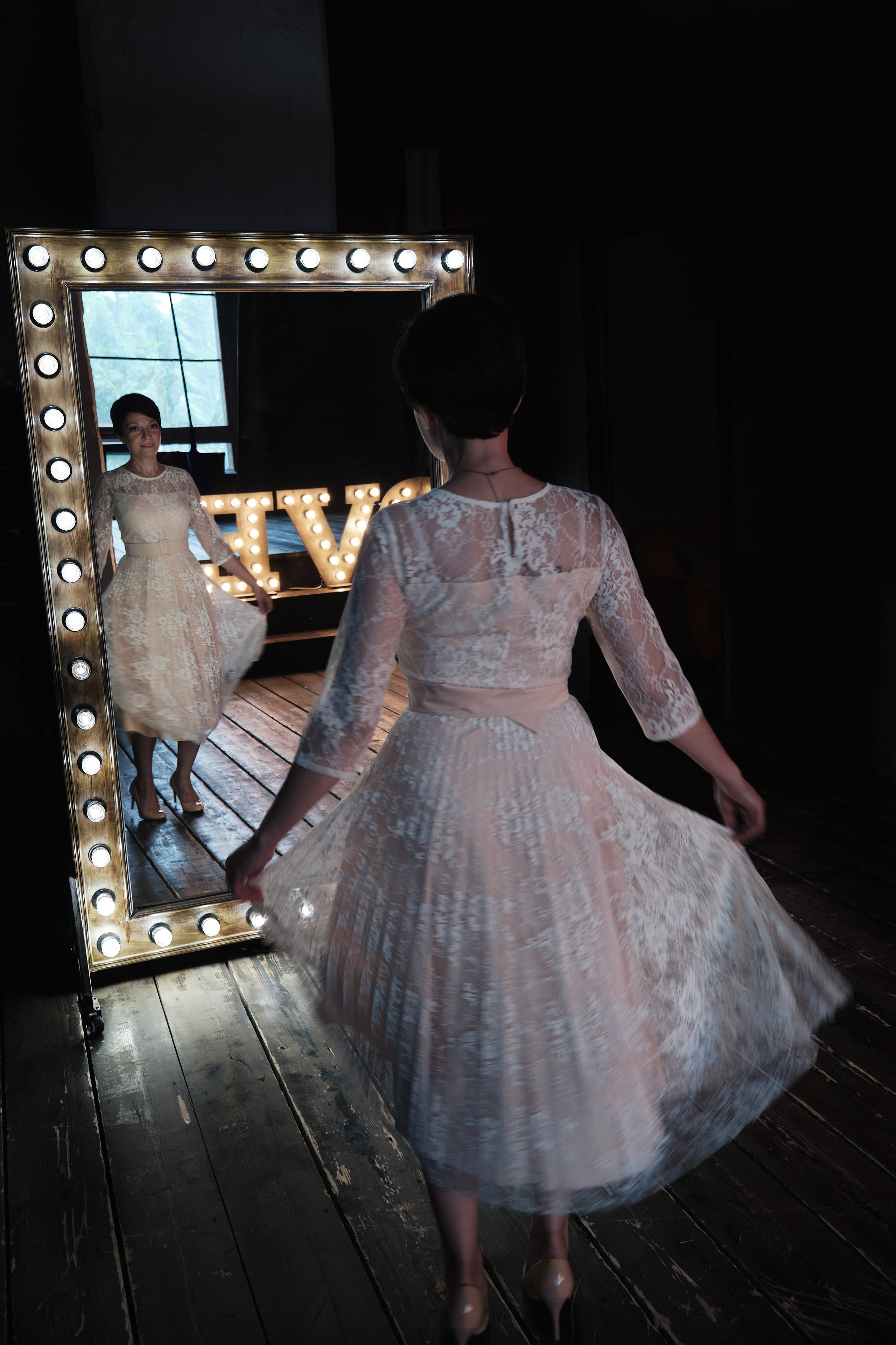 Семейная фотосессия мамы и двух дочек. Портретный фотограф на новый год в Москве Виктория Колышева