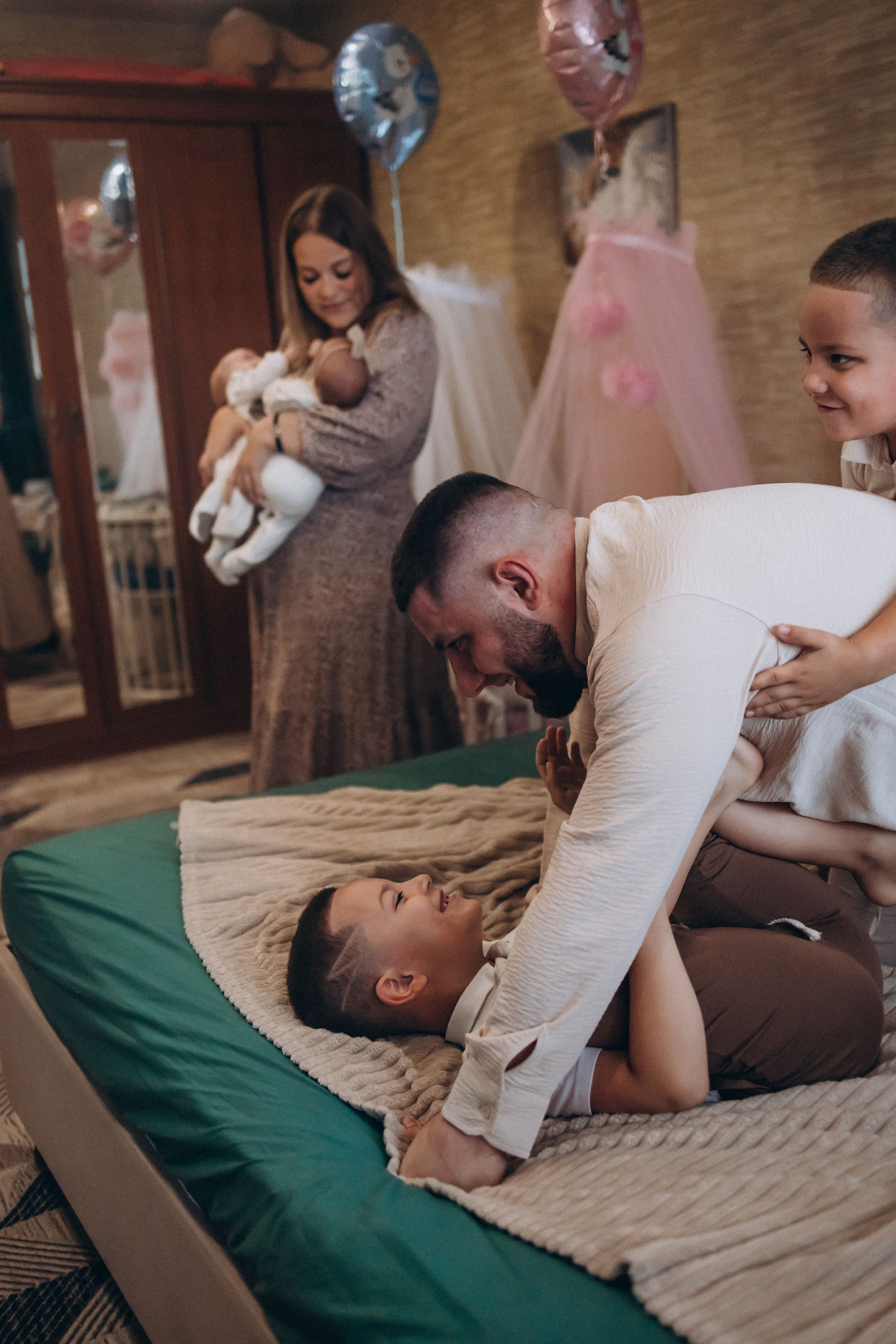 Ариф Валерия Тамерлан Тимур Дамир Сафия. Семейный фотограф Нижневартовск Тюмень Ефимова Ирина