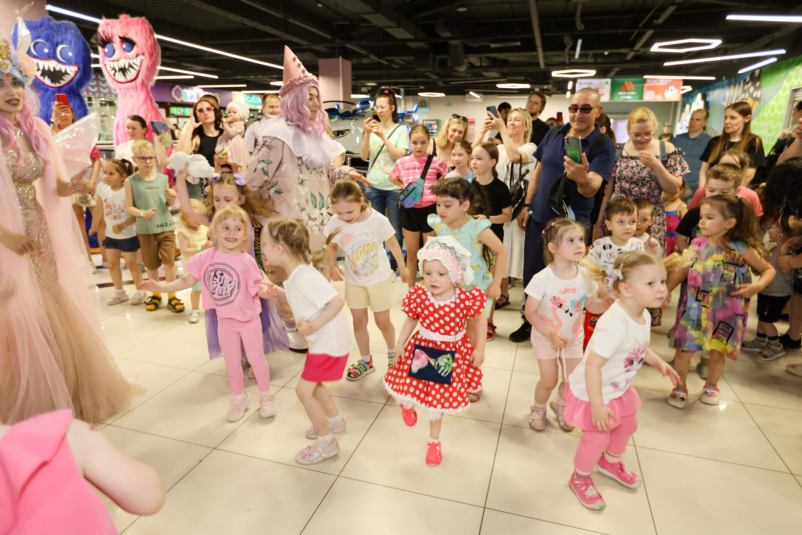 Детские праздники. Свадебный и репортажный фотограф Максим Вакс. Съемка любых мероприятий в Екатеринбурге