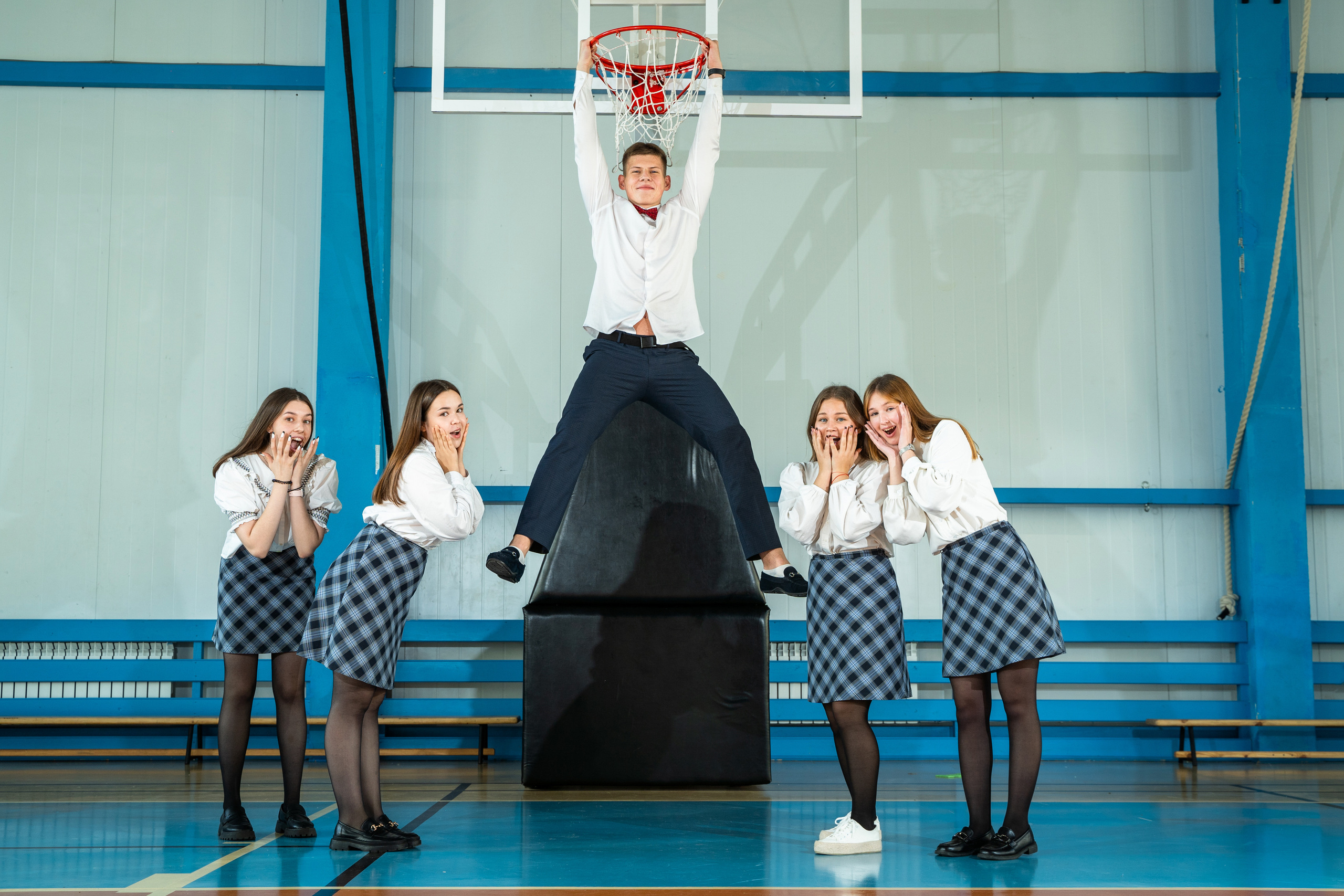 Выпускники портфолио. Выпускные альбомы Нижнекамск Набережные Челны Фотостудия Небо