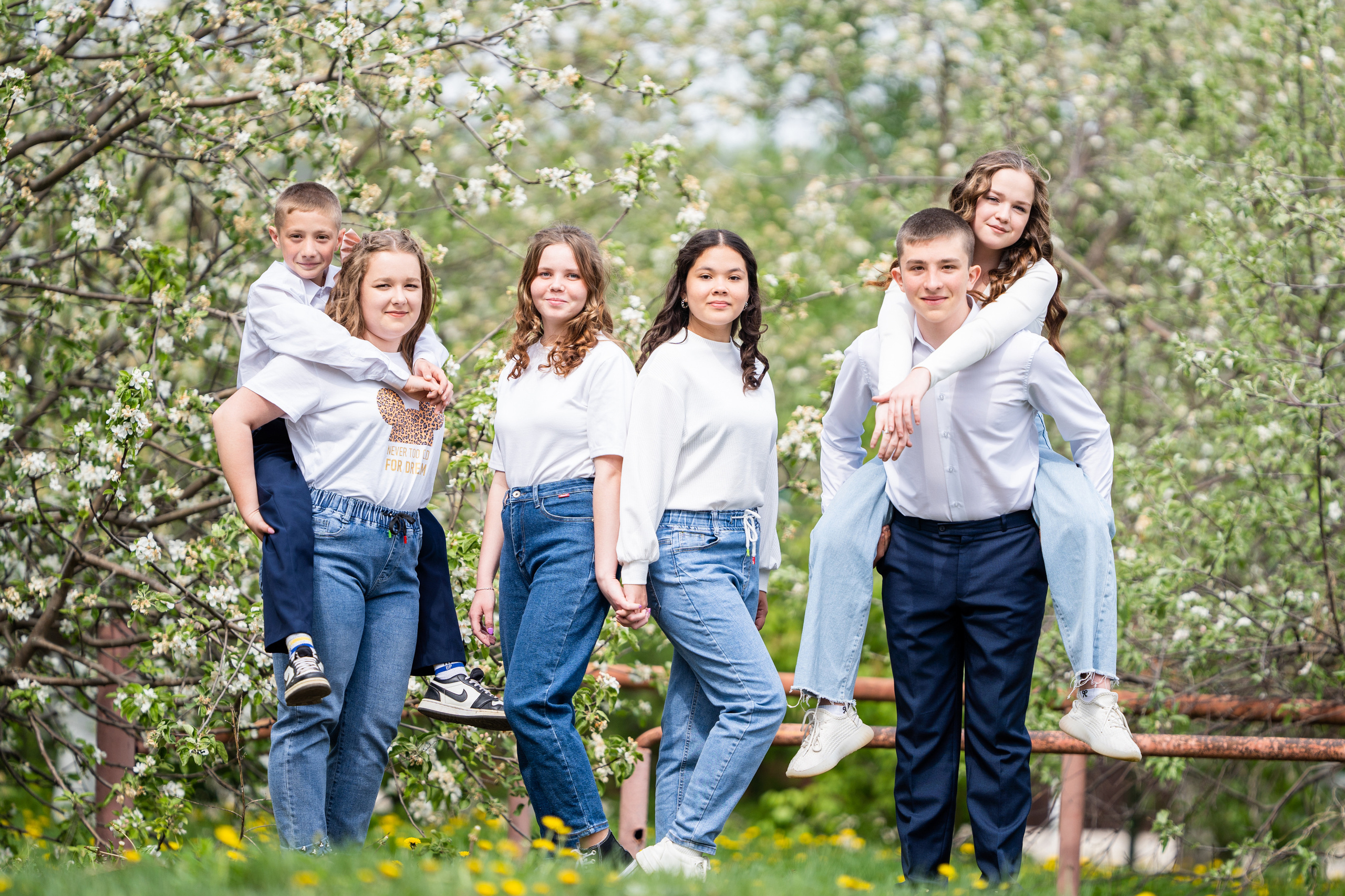 Выпускная фотосессия на природе. Выпускные альбомы Нижнекамск Набережные Челны Фотостудия Небо