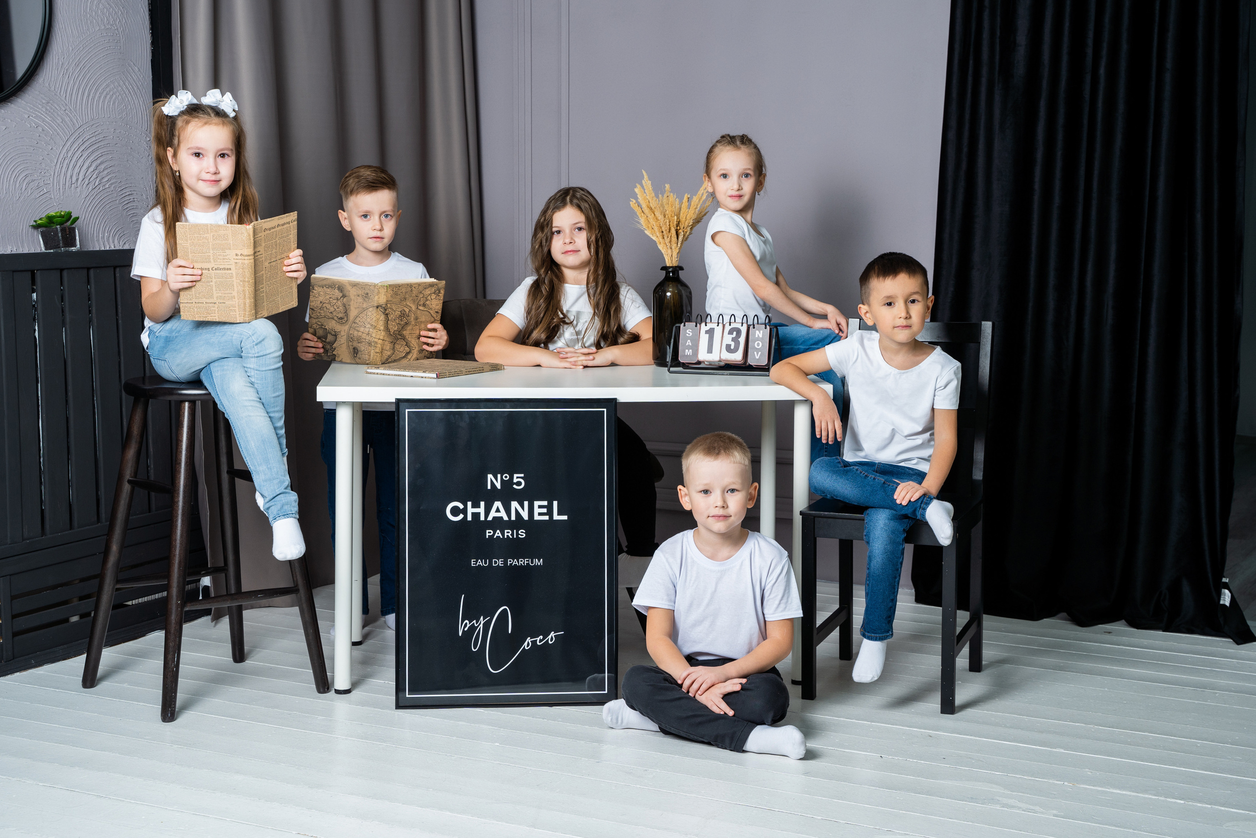 Выпускники детского сада в фотостудии. Выпускные альбомы Нижнекамск Набережные Челны Фотостудия Небо