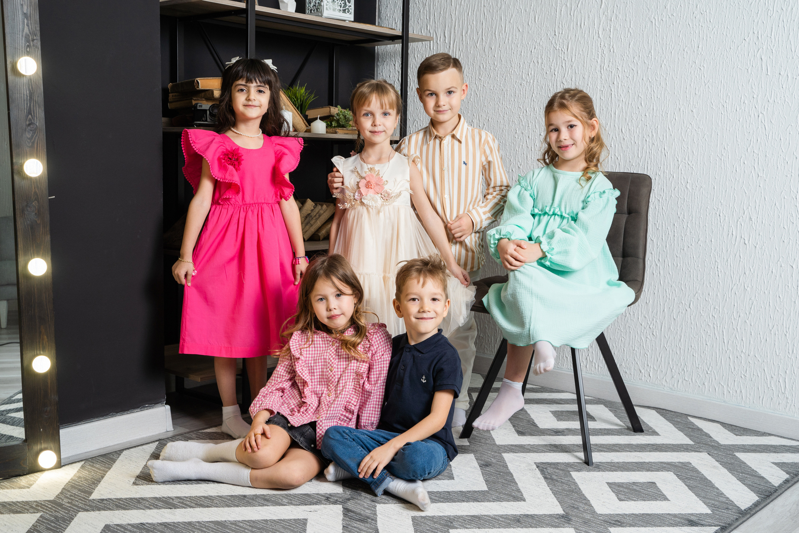 Выпускники детского сада в фотостудии. Выпускные альбомы Нижнекамск Набережные Челны Фотостудия Небо