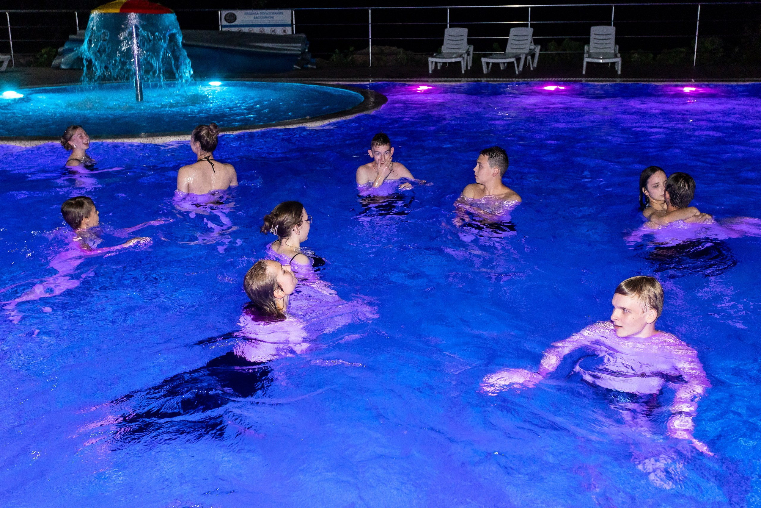 Вручение аттестата и выпускной вечер. Выпускные альбомы Майкоп, Краснодар Елена Золотарева