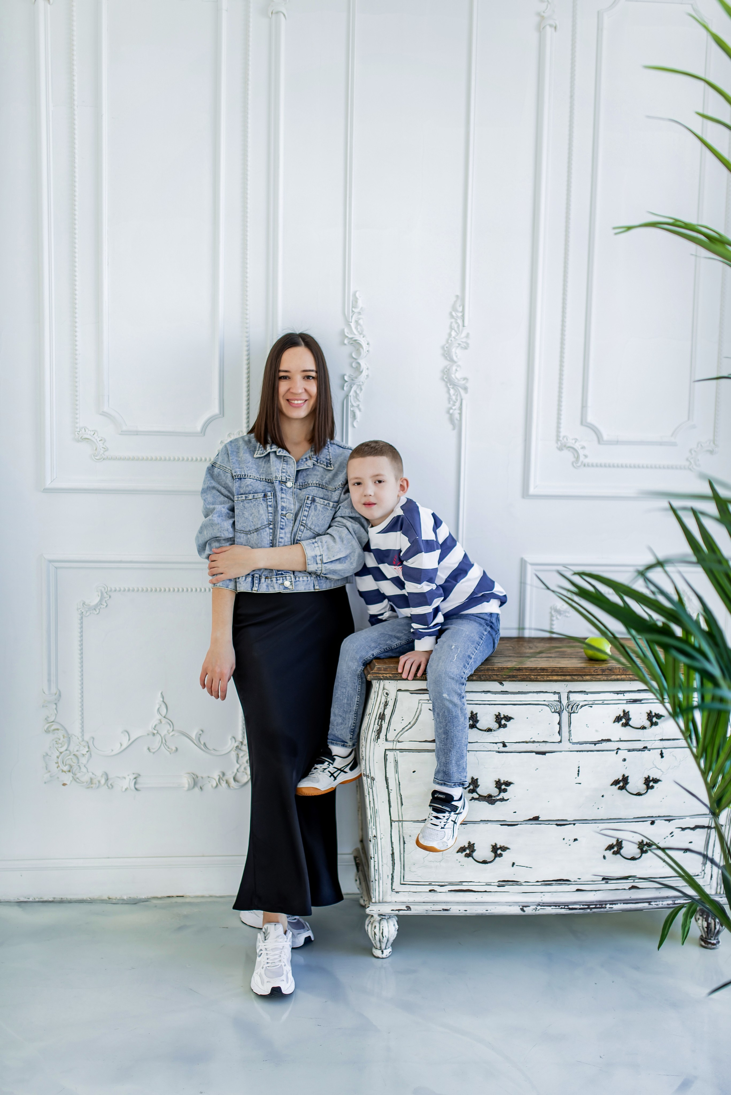 Семейная фотосессия в студии. Ольга Ли свадебный семейный фотограф Иркутск