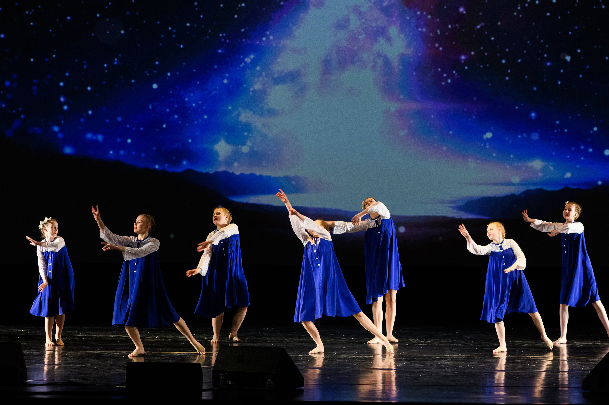 23 апреля, часть 2, БКЗ Октябрьский, г. Санкт-Петербург. Золотое яблочко