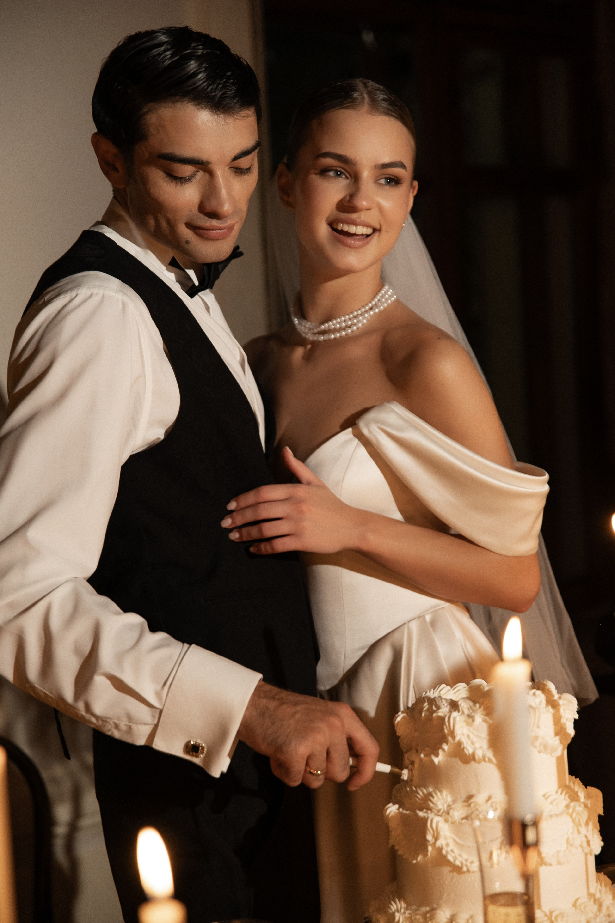 Камерный свадебный ужин при свечах в старинном особняке в фотостудии 21. Kult. Ярослава Ерина — свадебный фотограф в Москве