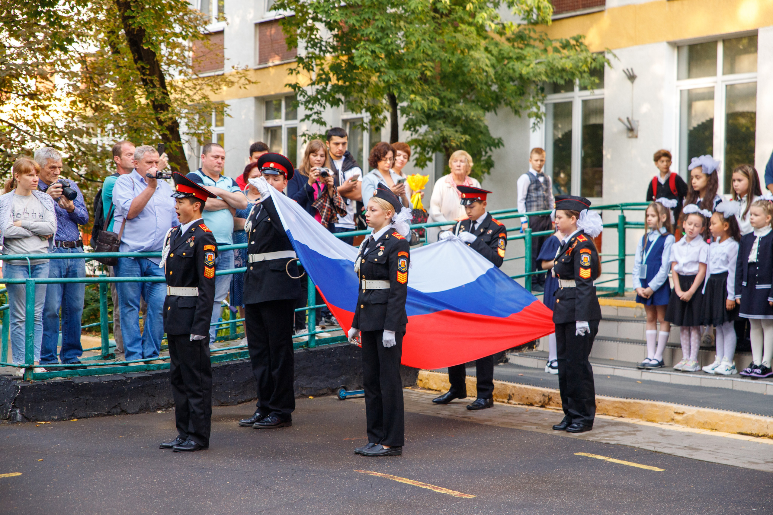 Репортажная съемка первого сентября для первоклассников. Семейный и школьный фотограф в Москве Анна Ткач