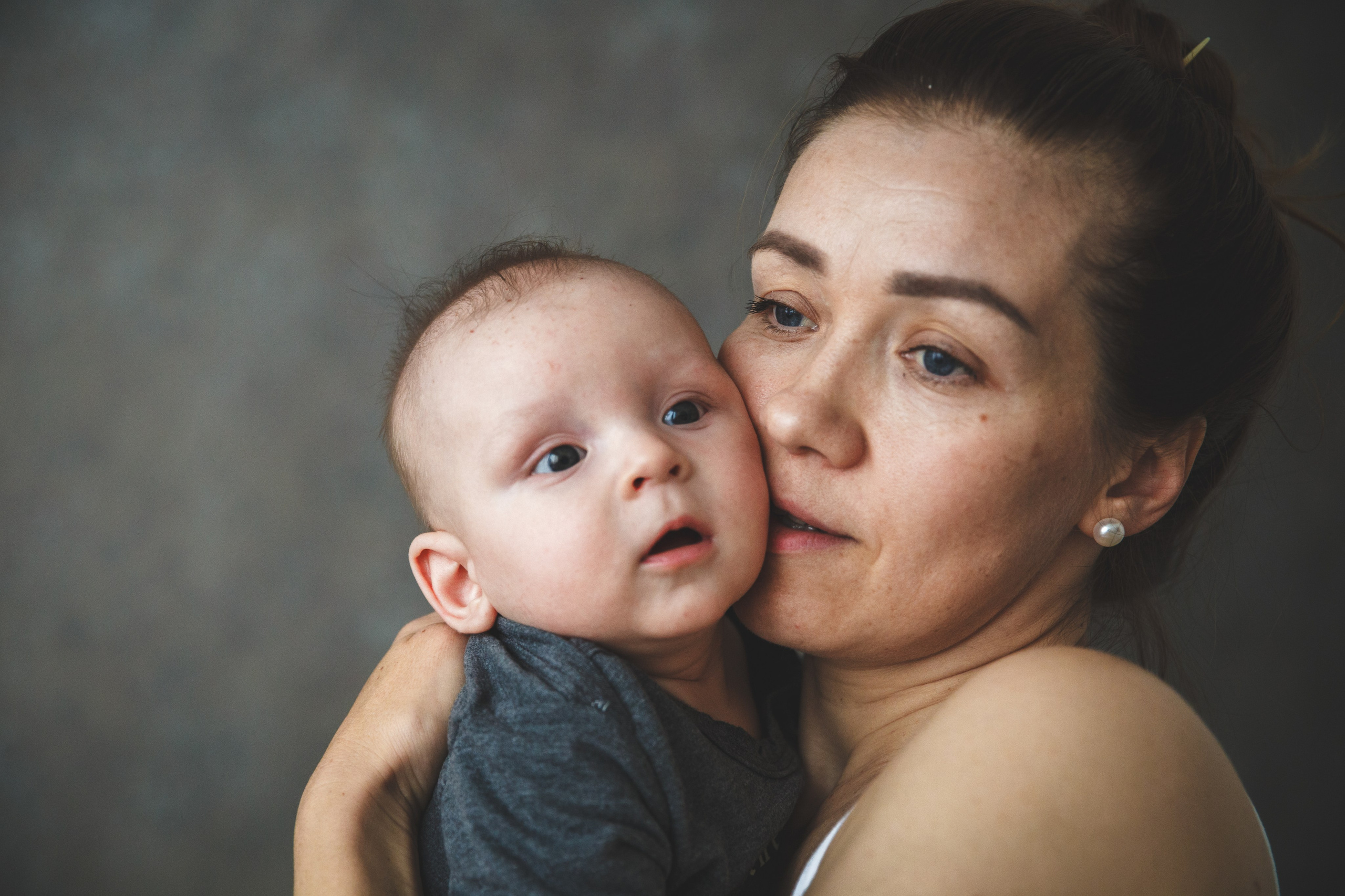 Домашняя фотосъемка грудного кормления. Семейный и школьный фотограф в Москве Анна Ткач