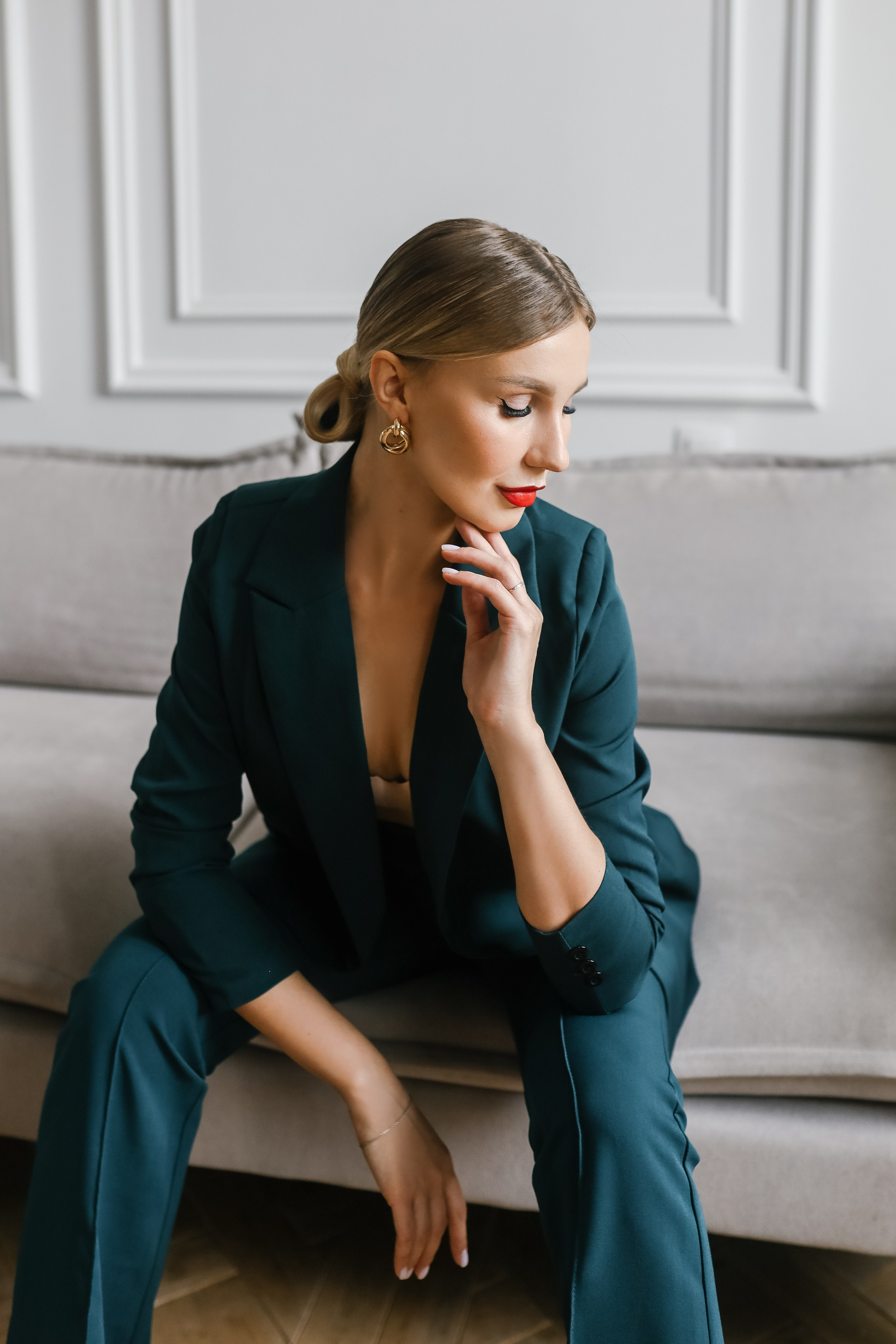 Контент для мастера лазерной эпиляции Кристины. Фотопродакшн продающего контента