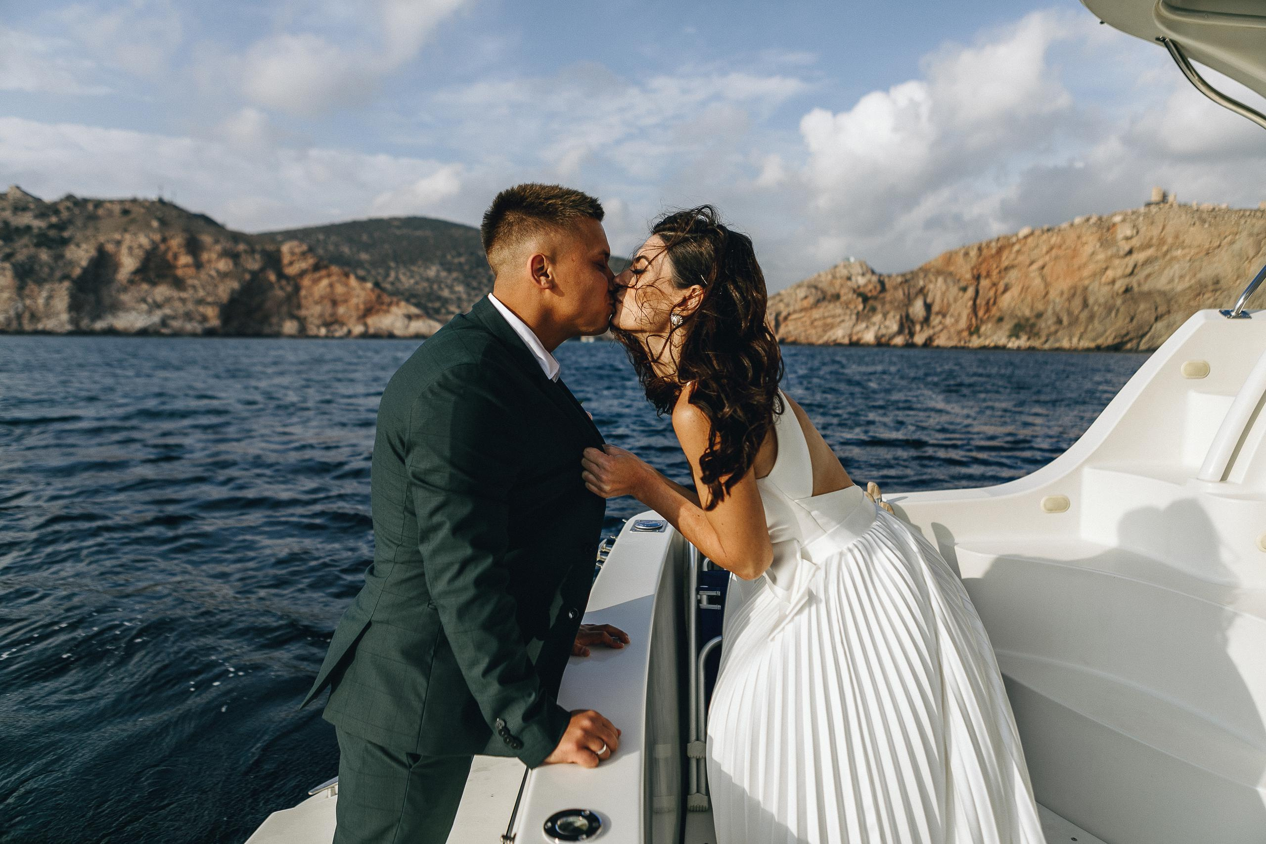 Свадьба в Бухте Балаклава. Крым фото, отдых Крым, Севастополь фото, Свадьба фото, Олег Горбатко