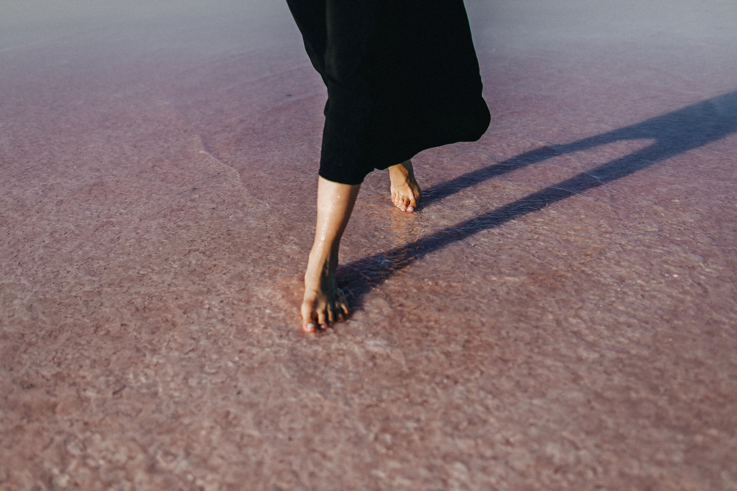 Крымское, солёное, розовое озеро у берегов Черного моря.  