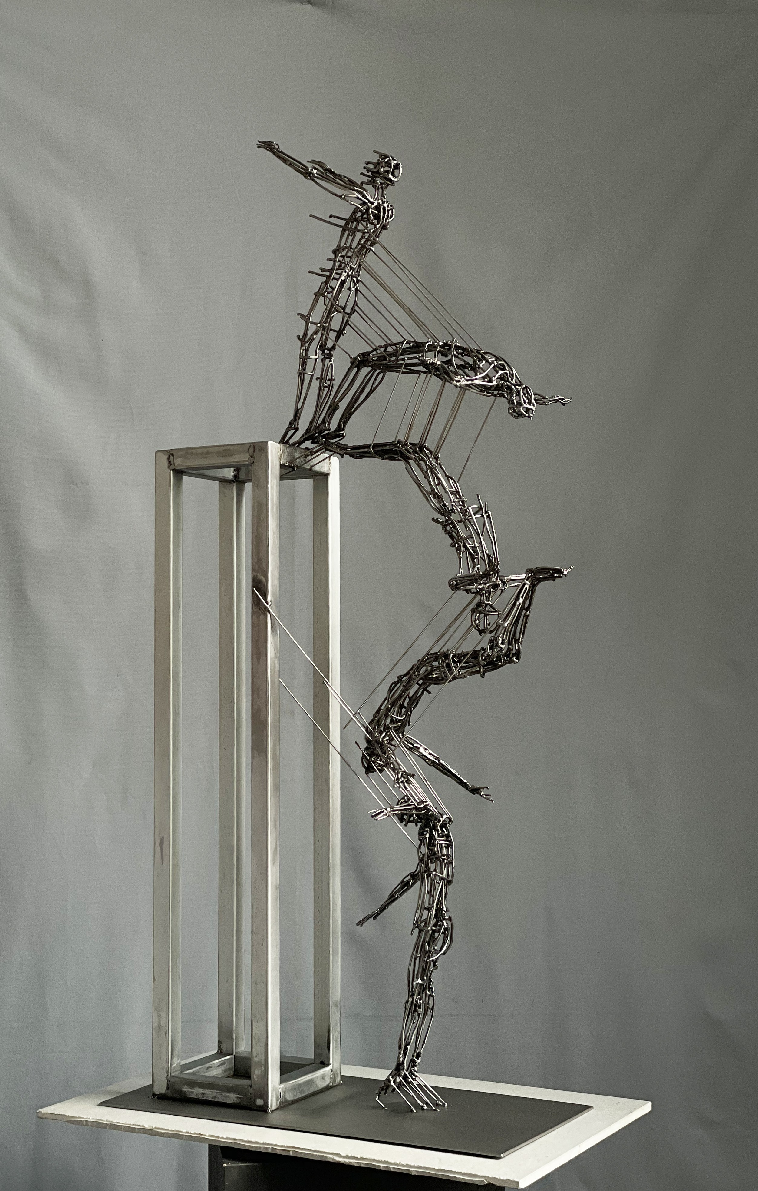 Паркур-свободное падение / parkour- free fall_2023. Художник — скульптор Антонина Фатхуллина