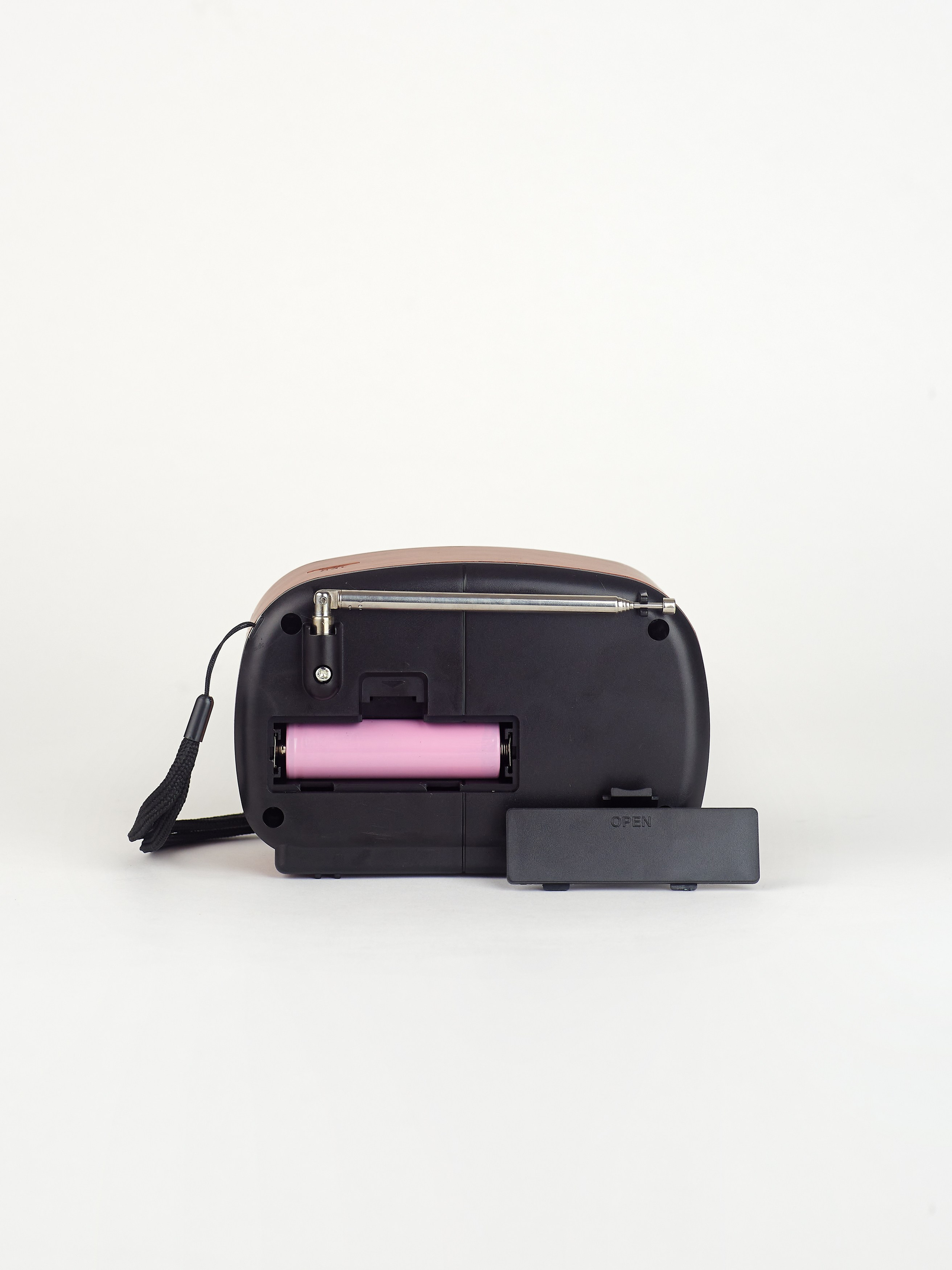 Радио. Предметный фотограф, инфографика и видео в Санкт-Петербурге