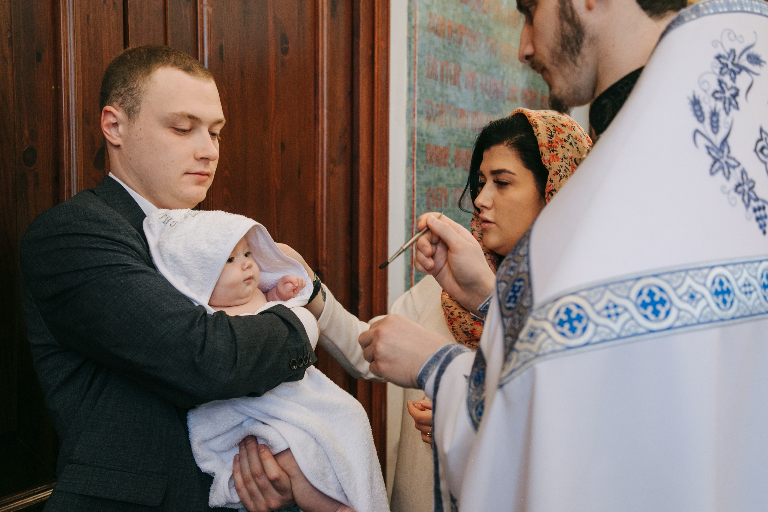 Крещение Храм Спаса Нерукотворного Образа г. Всеволожск. Фотограф на крещение в Санкт Петербурге