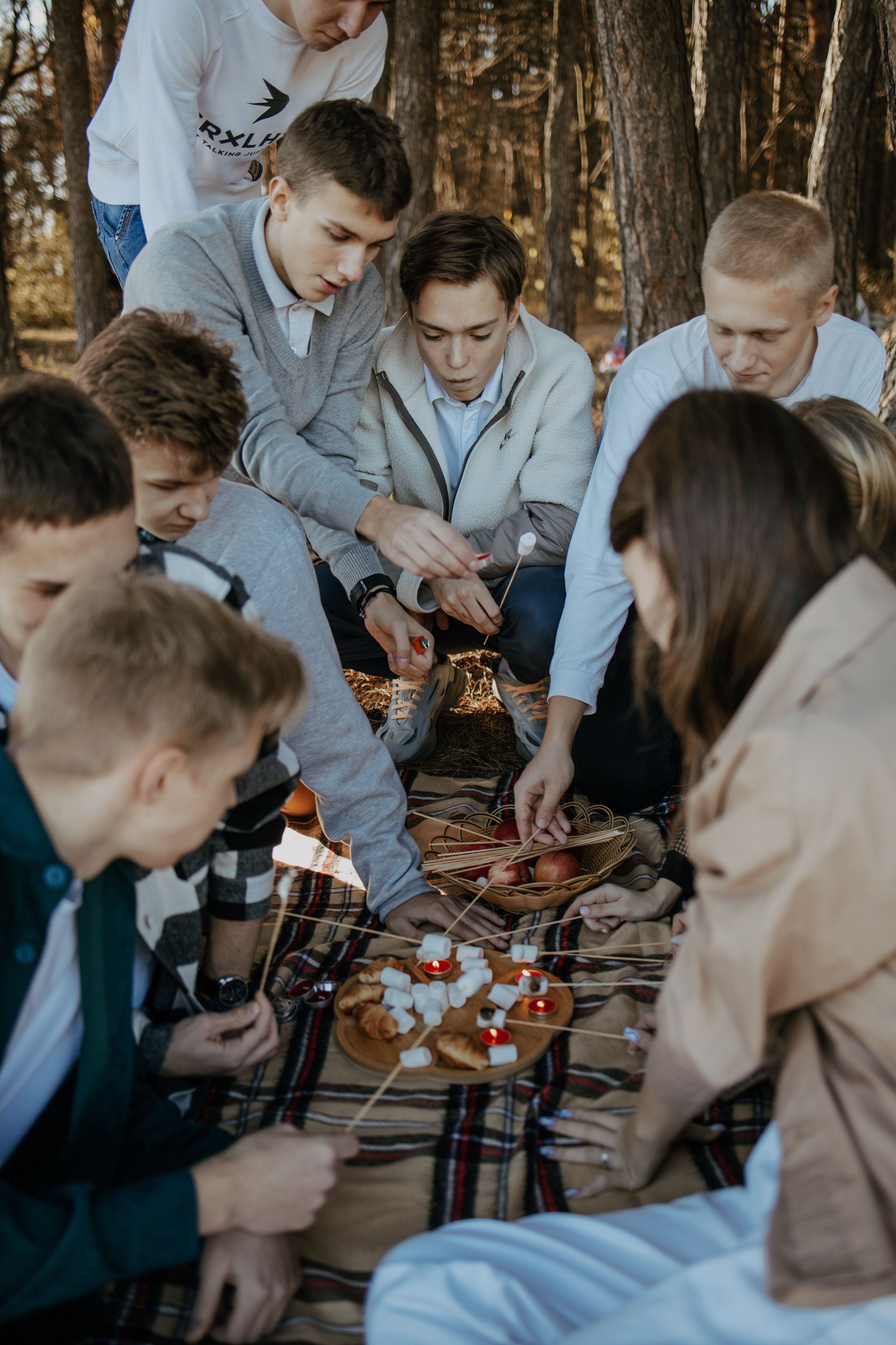 Фотосессия пикника для 11 класса. Выпускные альбомы в Серпухове