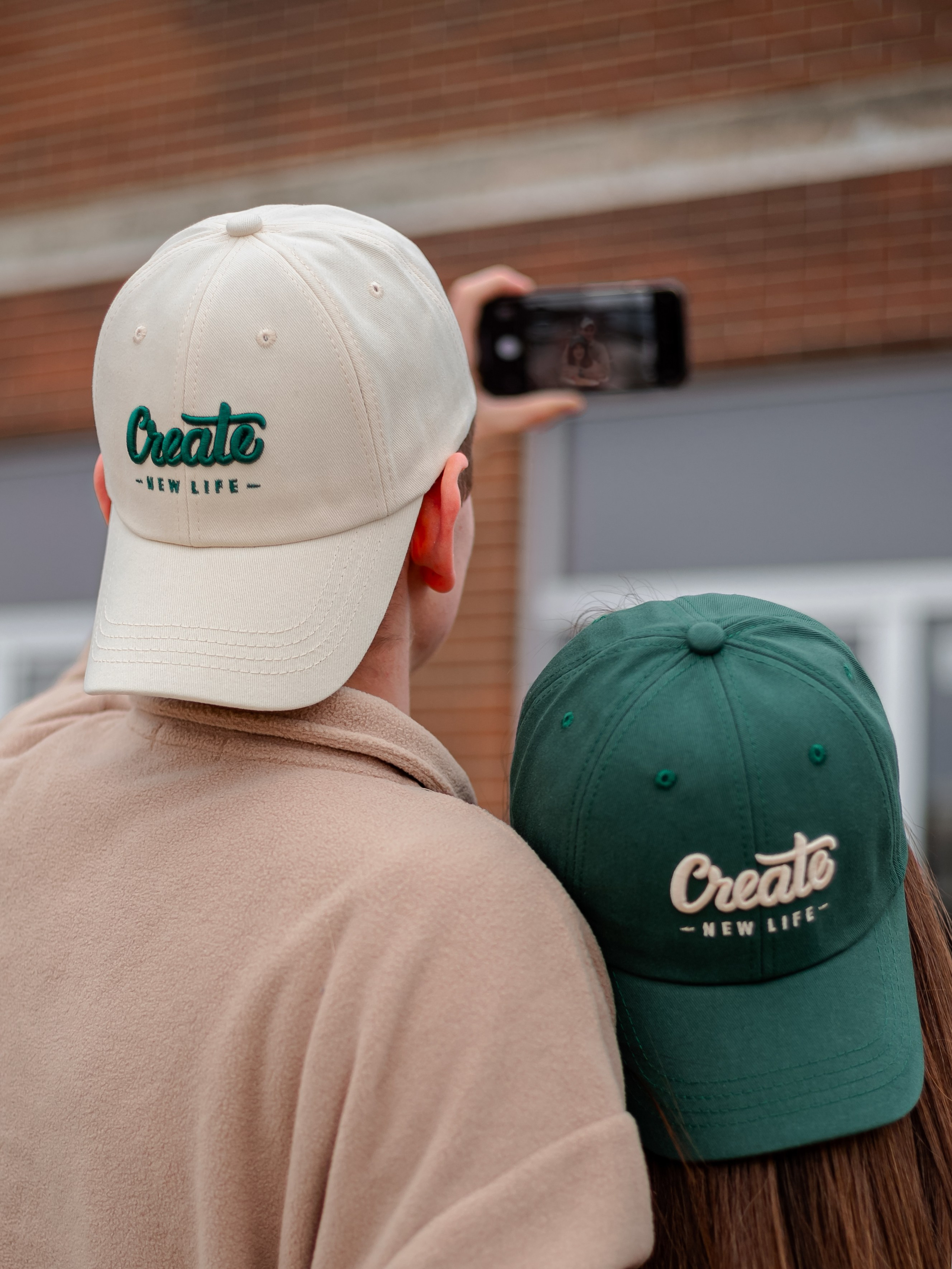 Бейсболки на моделях. Фотограф Неверова Катерина