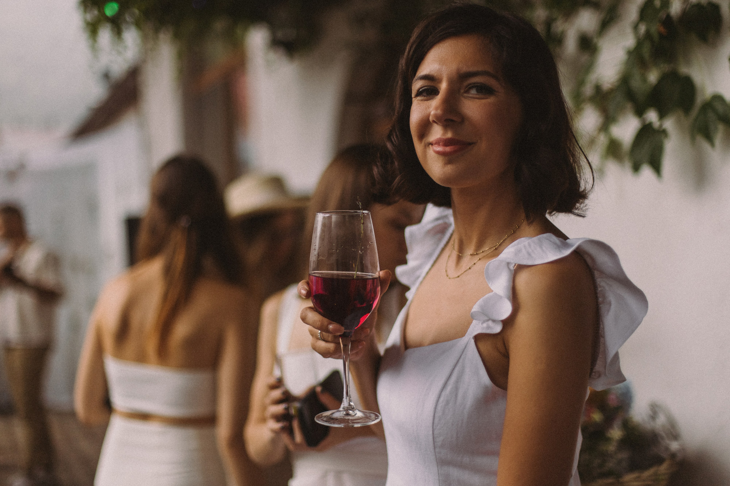 Репортажная фотосессия свадебной вечеринки в Красной поляне. Свадебный, репортажный и портретный фотограф Сочи, Краснодар. Александра Зайцева