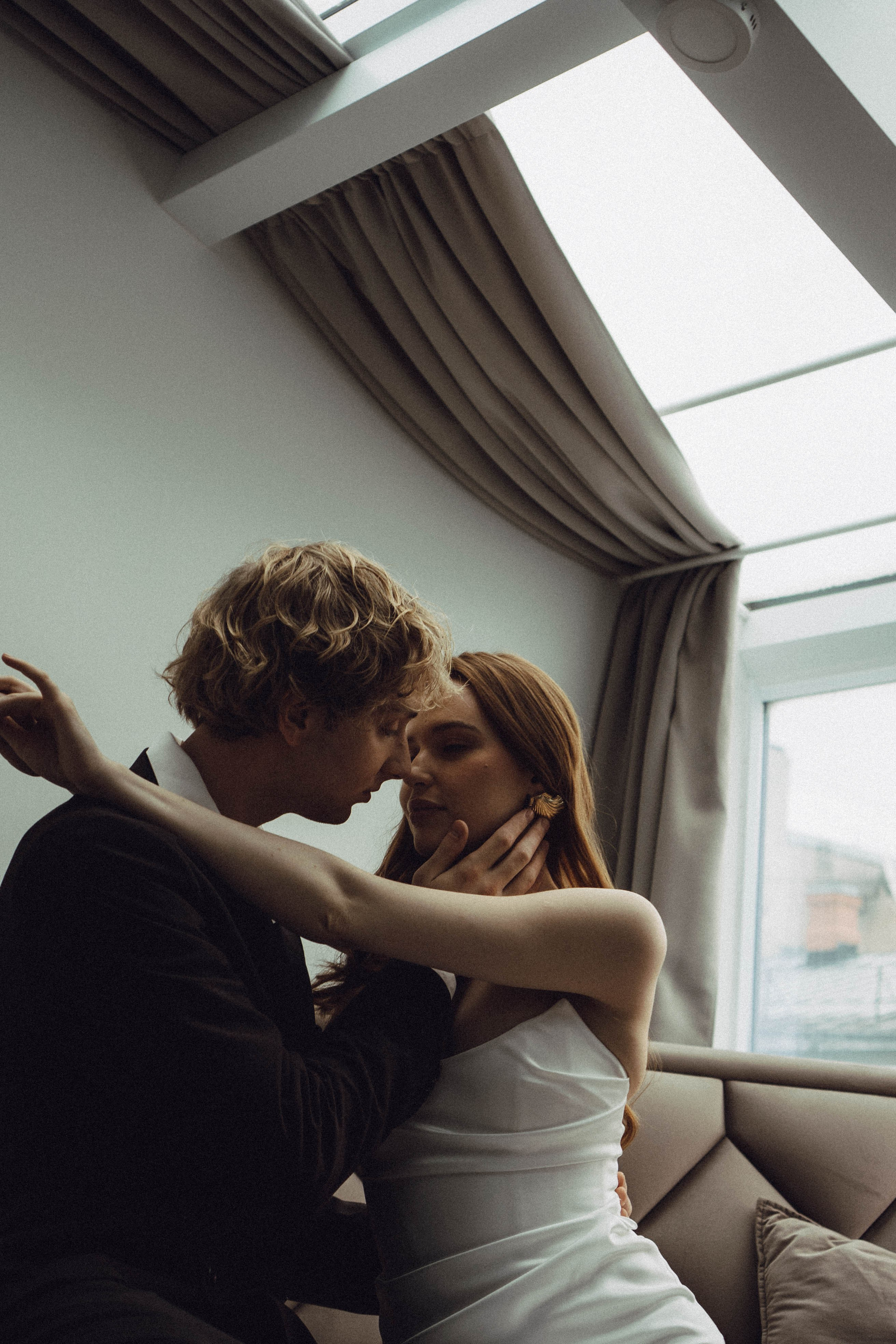 СВАДЕБНАЯ СЬЕМКА В ОТЕЛЕ. СБОРЫ ЖЕНИХА И НЕВЕСТЫ И ТАКЖЕ ТОР И ПОДГОТОВКА К ПРОГУЛКЕ. Профессиональный фотограф, Санкт-Петербург — Виктория Богомолова