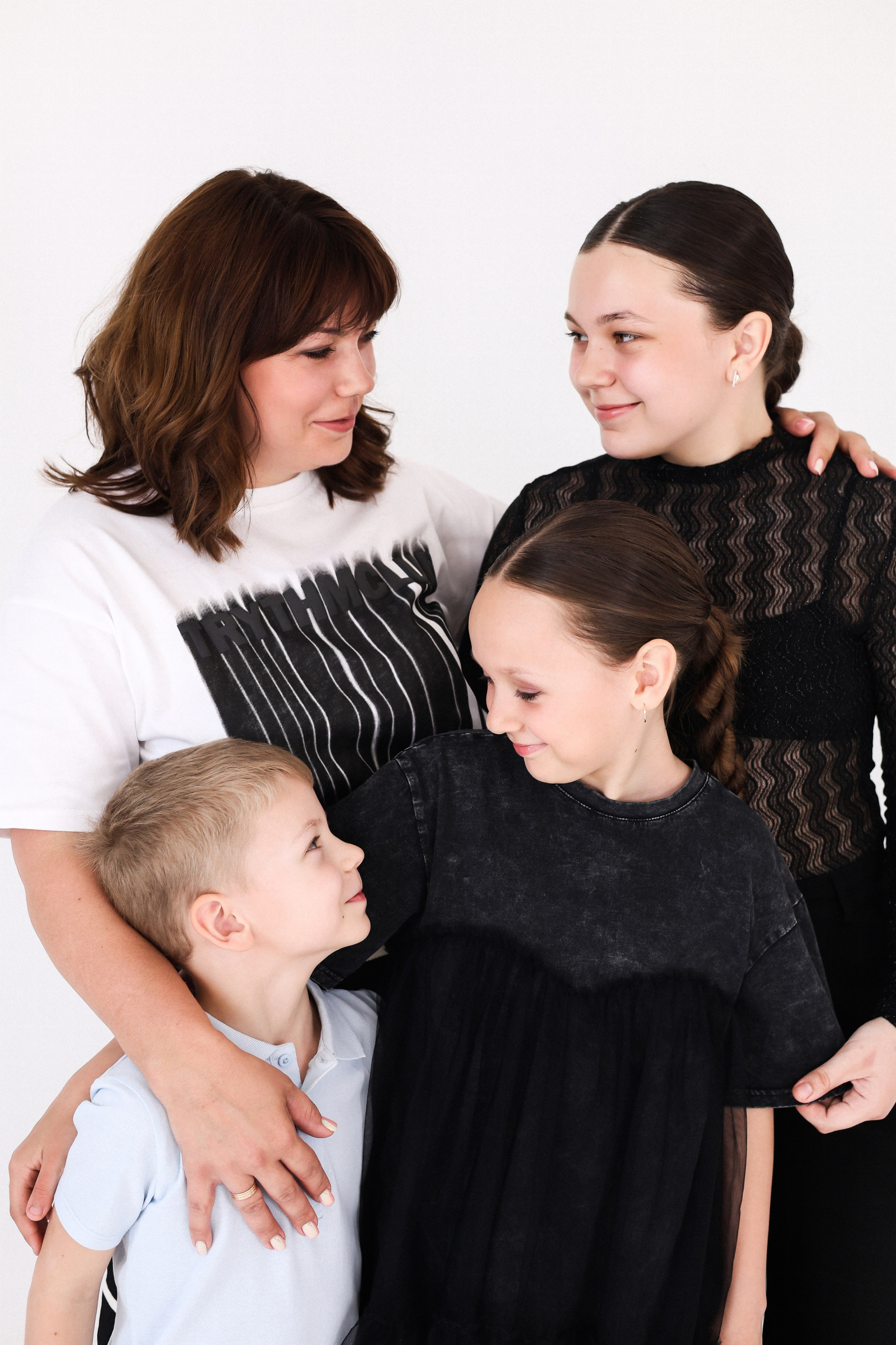 Анна и семья. Фотограф Елизавета Наумова